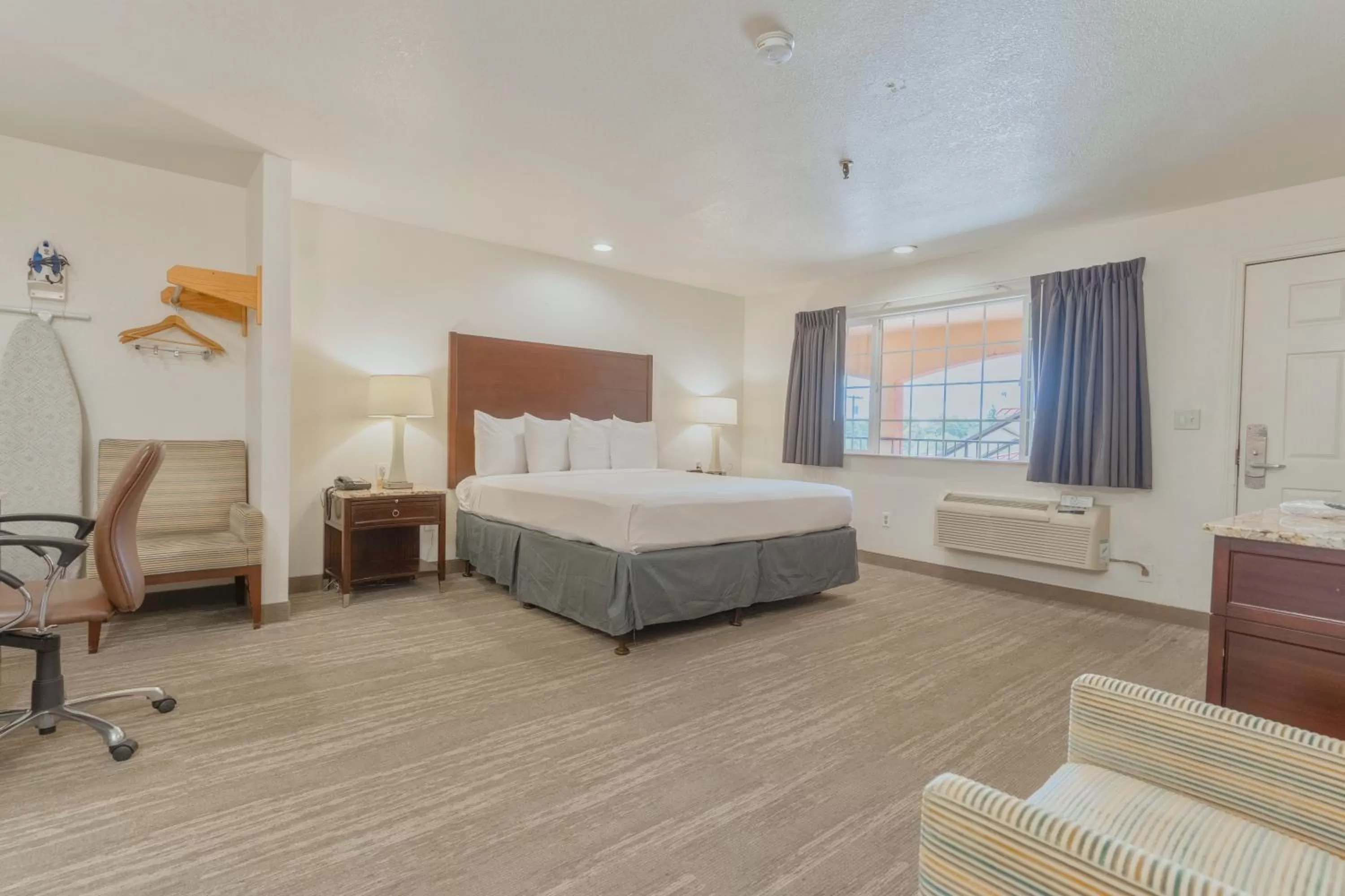 Bed in The Yosemite Inn