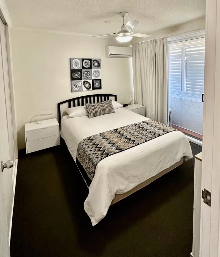Bed in Goldsborough Place Apartments