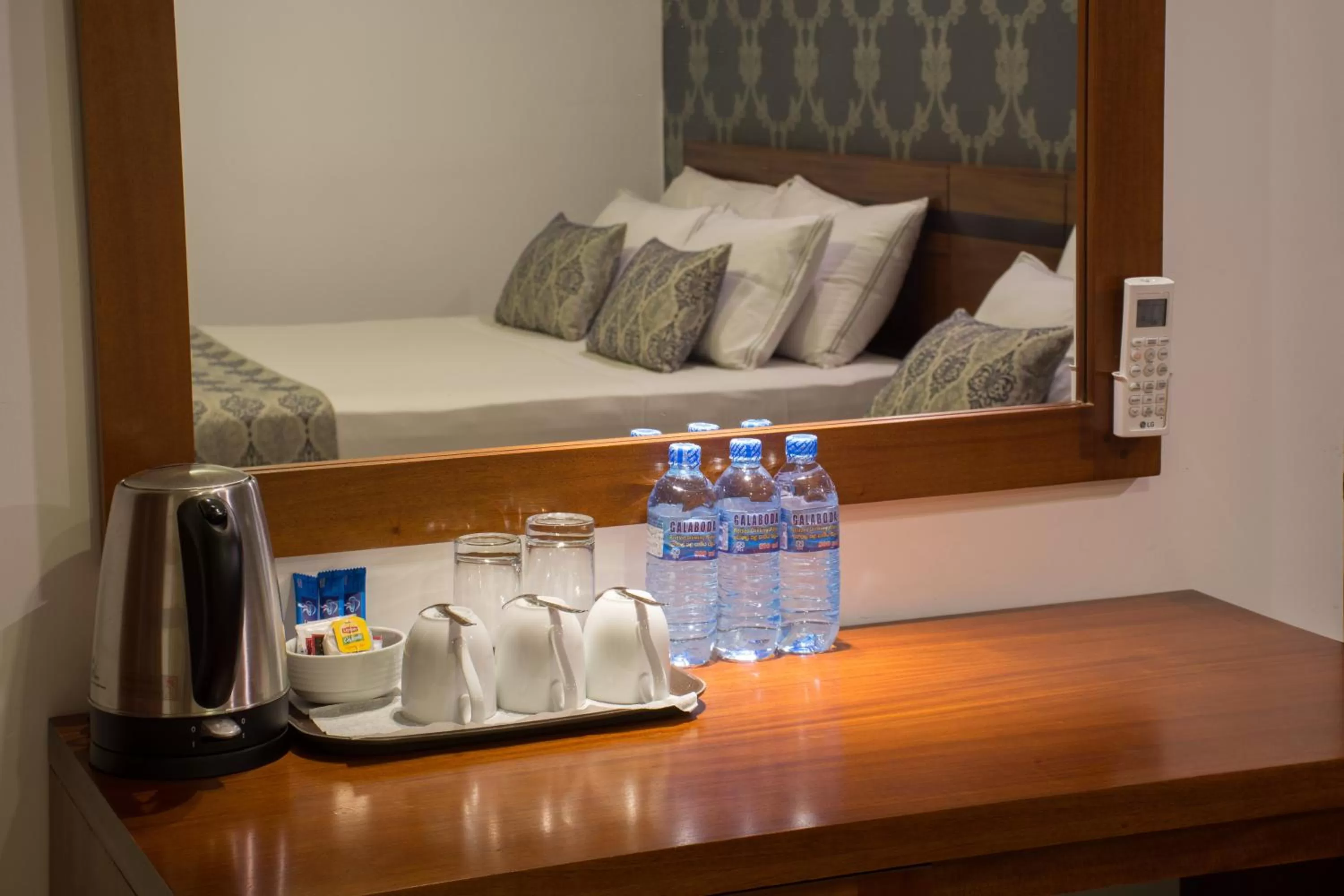 Coffee/tea facilities, Bed in Ceyloni City Hotel