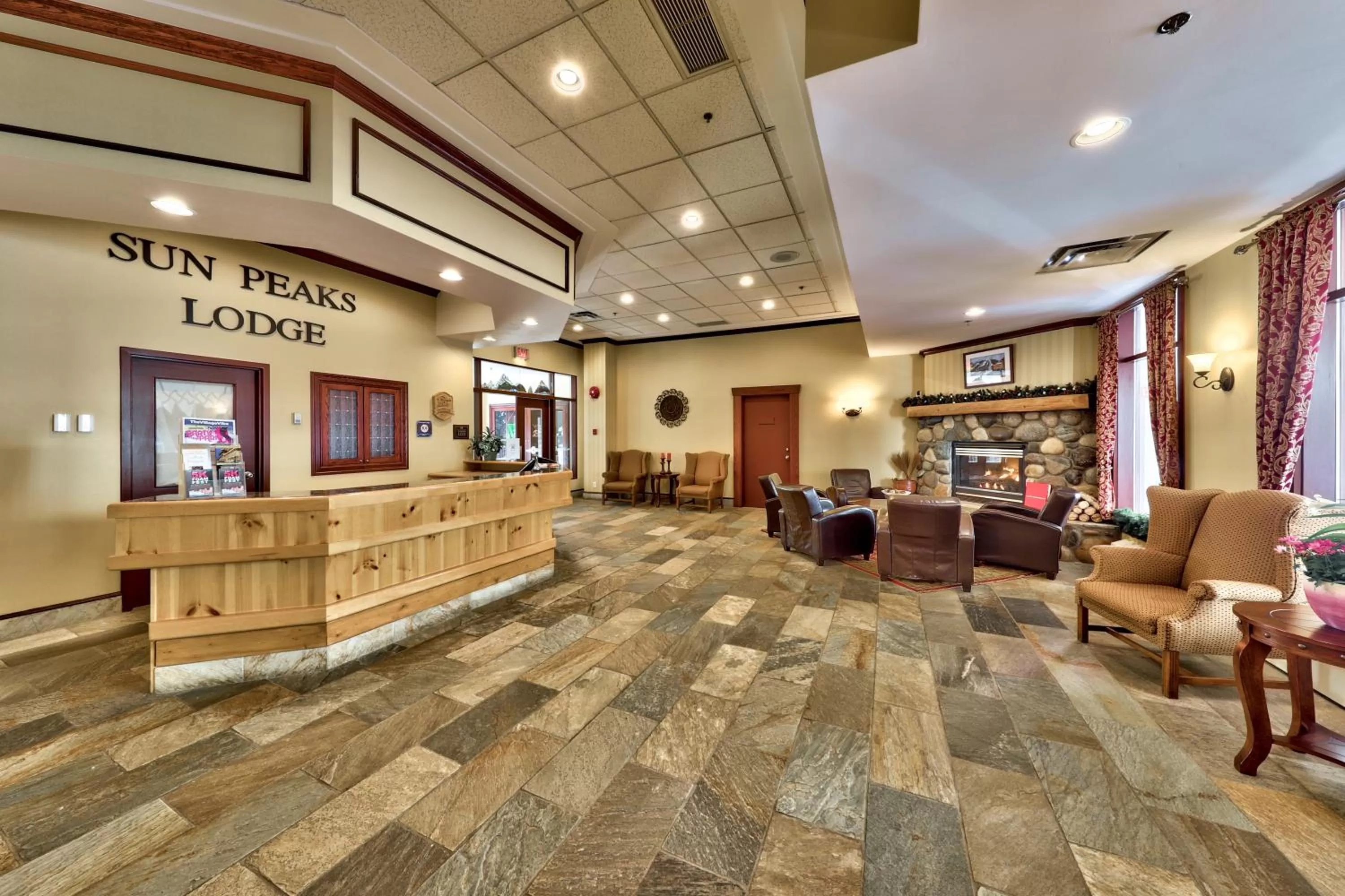 Lobby or reception in Sun Peaks Lodge