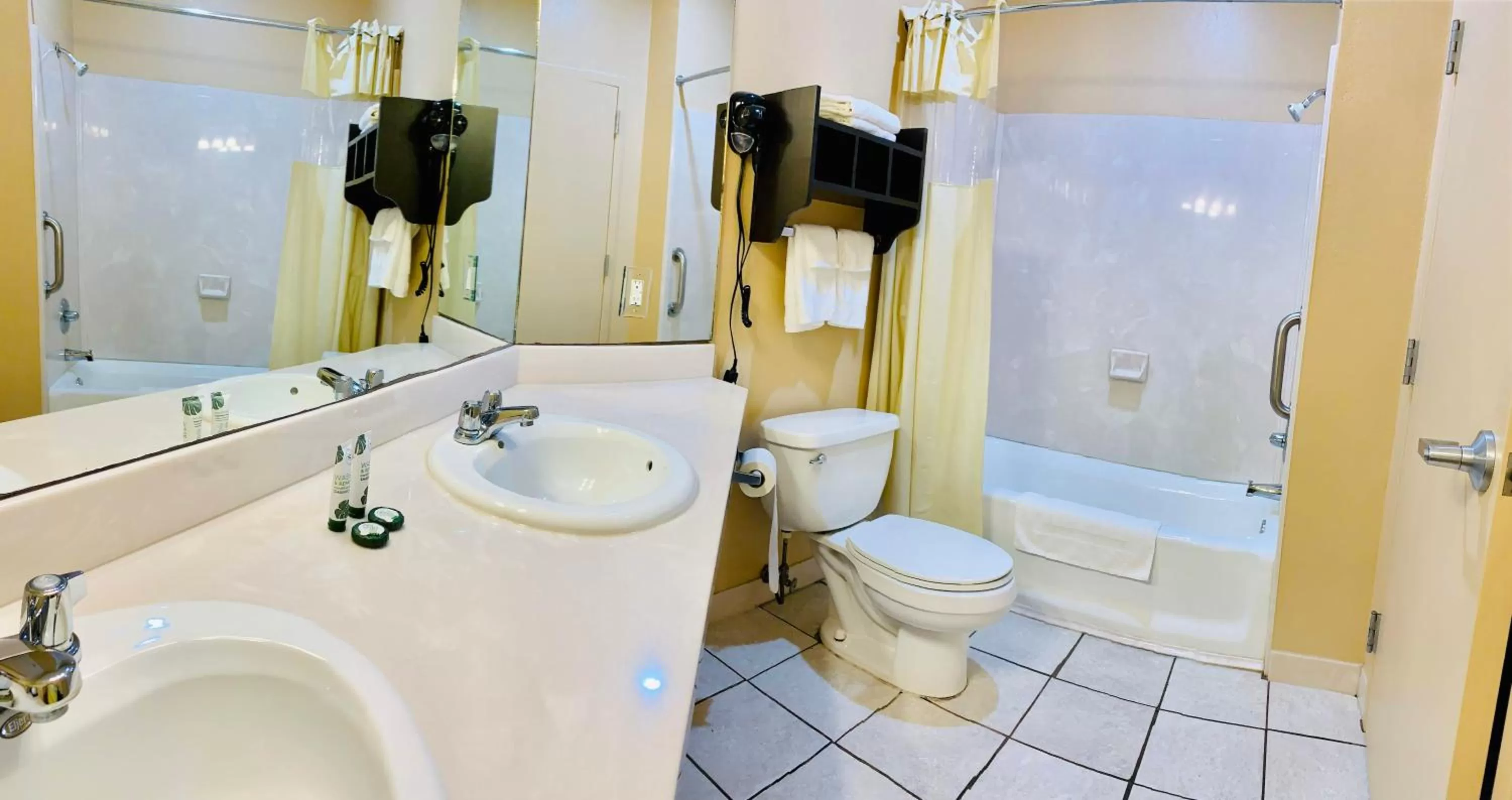 Bathroom in Weston Inn & Suites