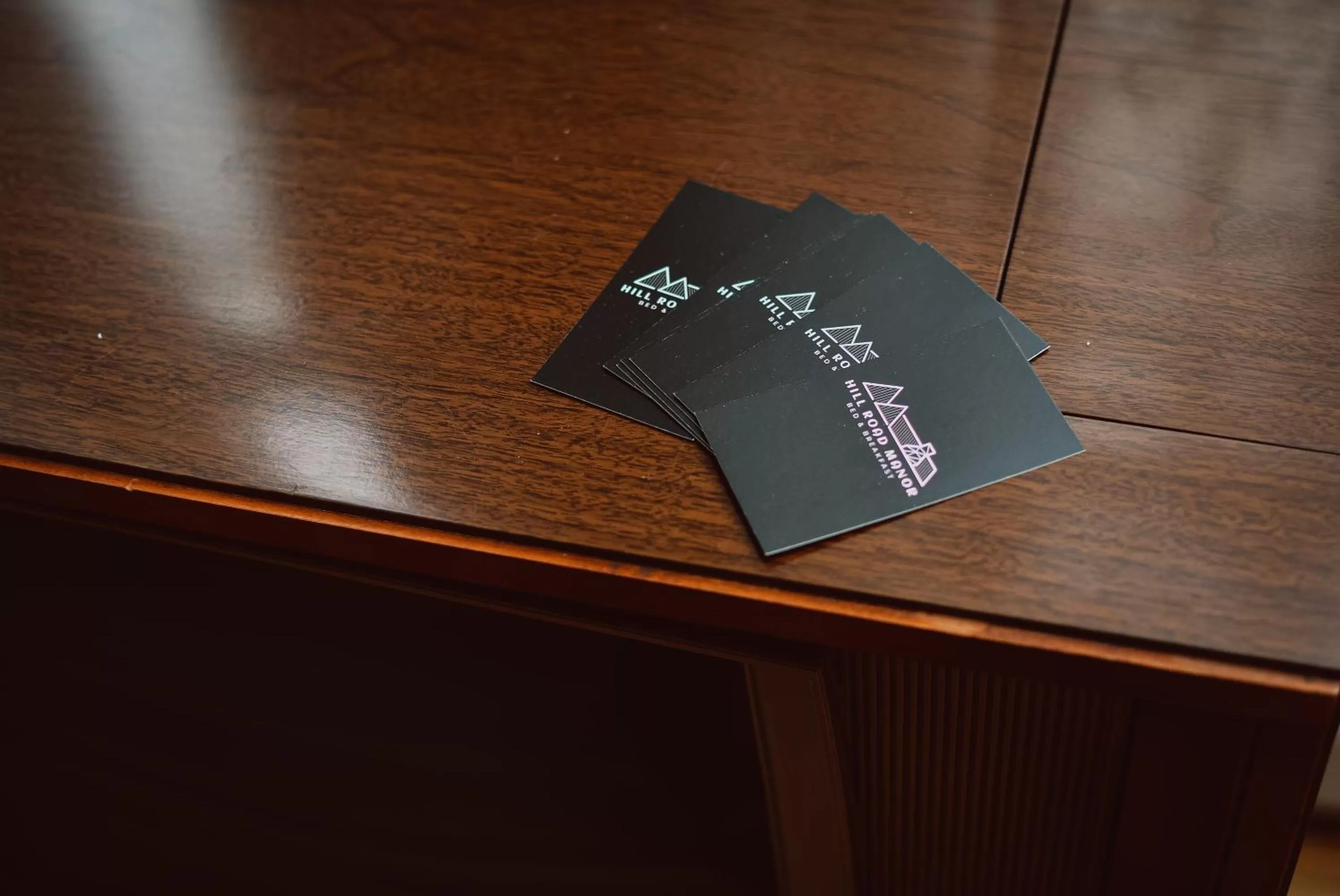 Hill Road Manor Bed & Breakfast