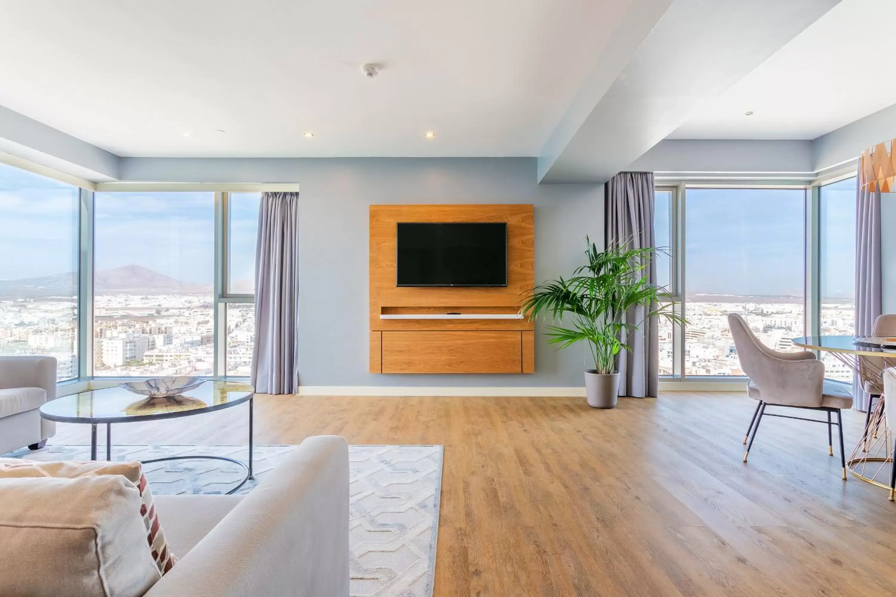 Imperial Suite in Arrecife Gran Hotel & Spa Imperial Suite in Arrecife Gran Hotel & Spa