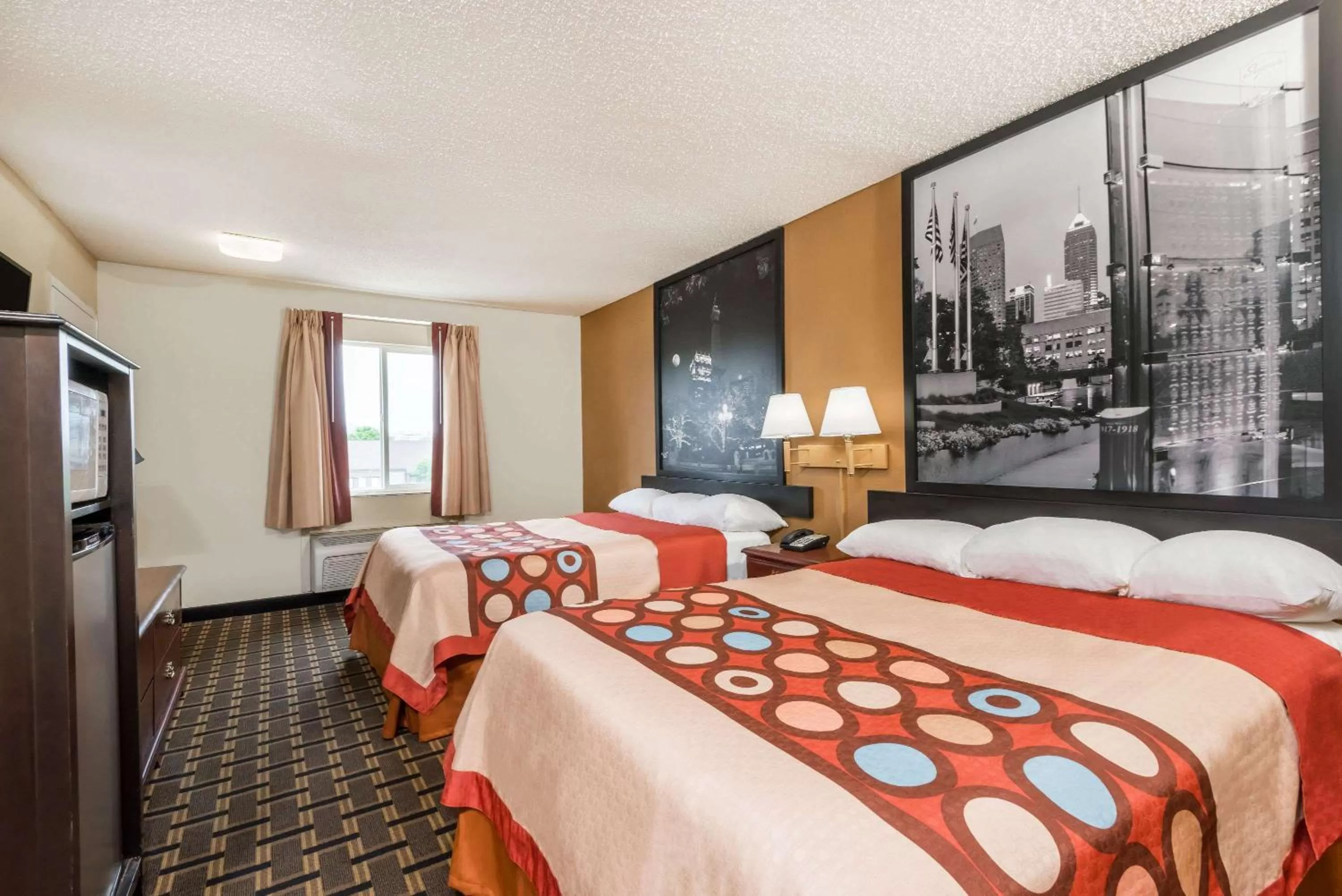 Photo of the whole room, Bed in Super 8 by Wyndham Indianapolis/NE/Castleton Area