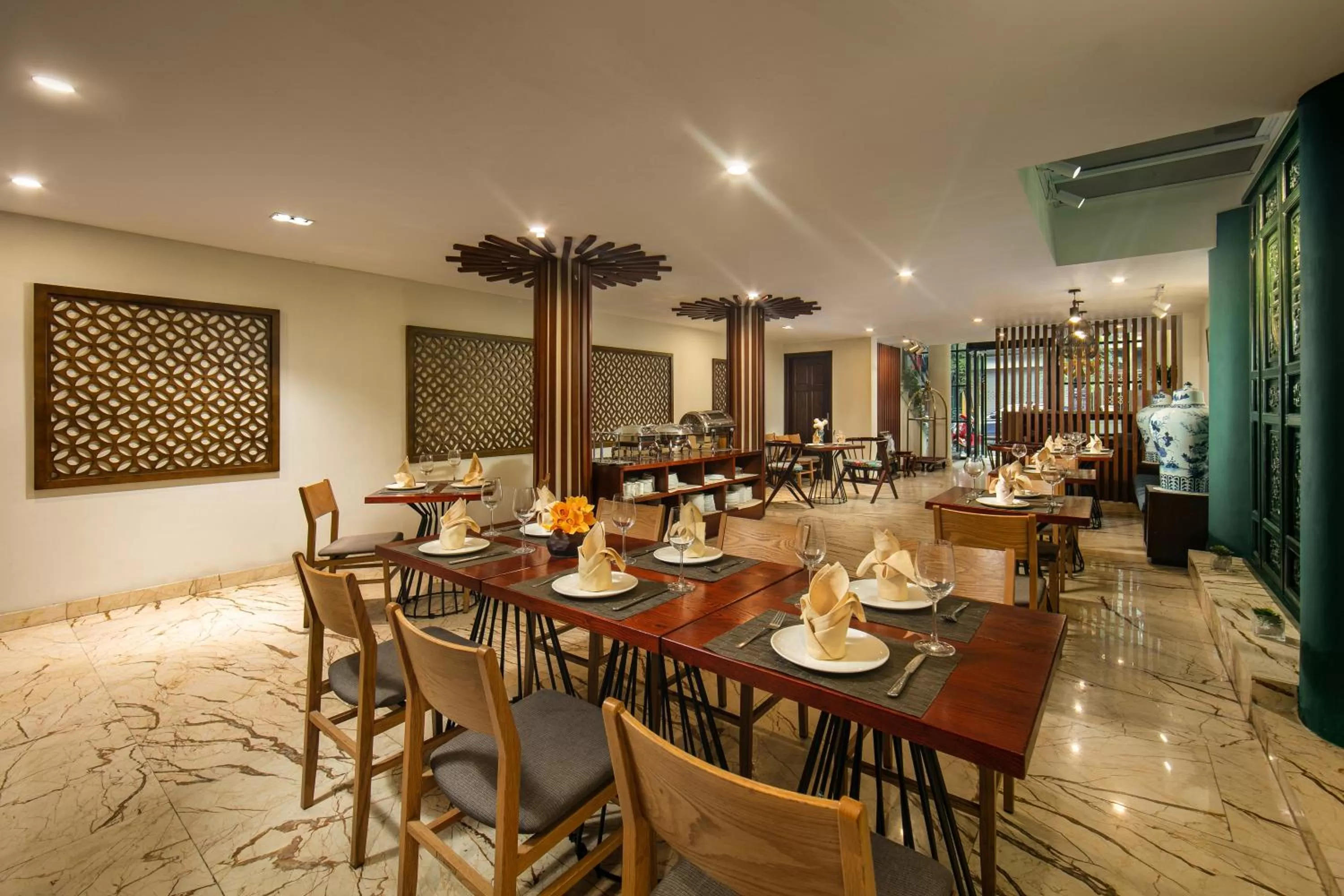 Restaurant/places to eat in Midori Boutique Hotel