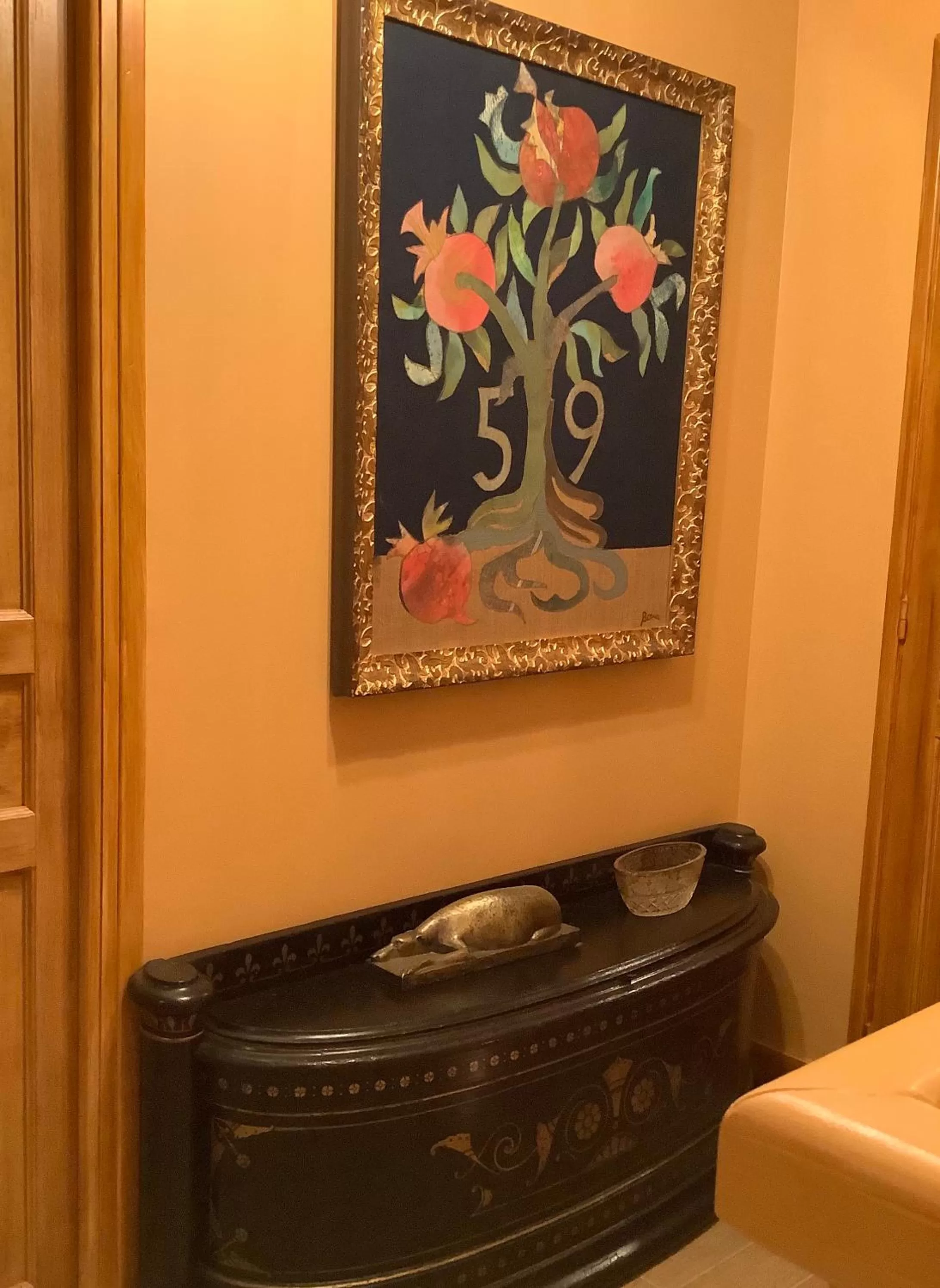 Decorative detail in Toute Une Histoire près de Fontainebleau