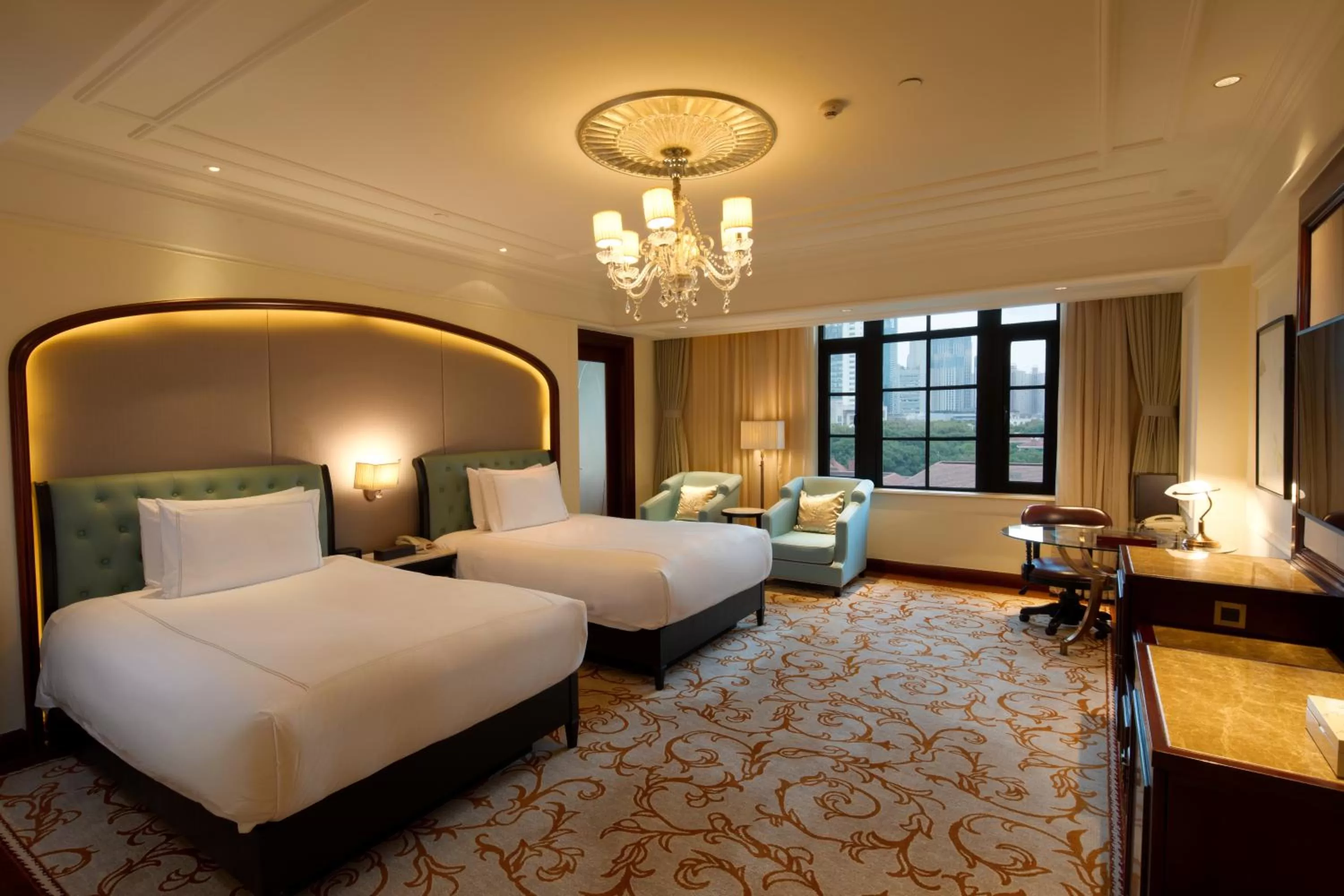 Bed in InterContinental Shanghai Ruijin by IHG - Downtown Historic Iconic Garden Hotel