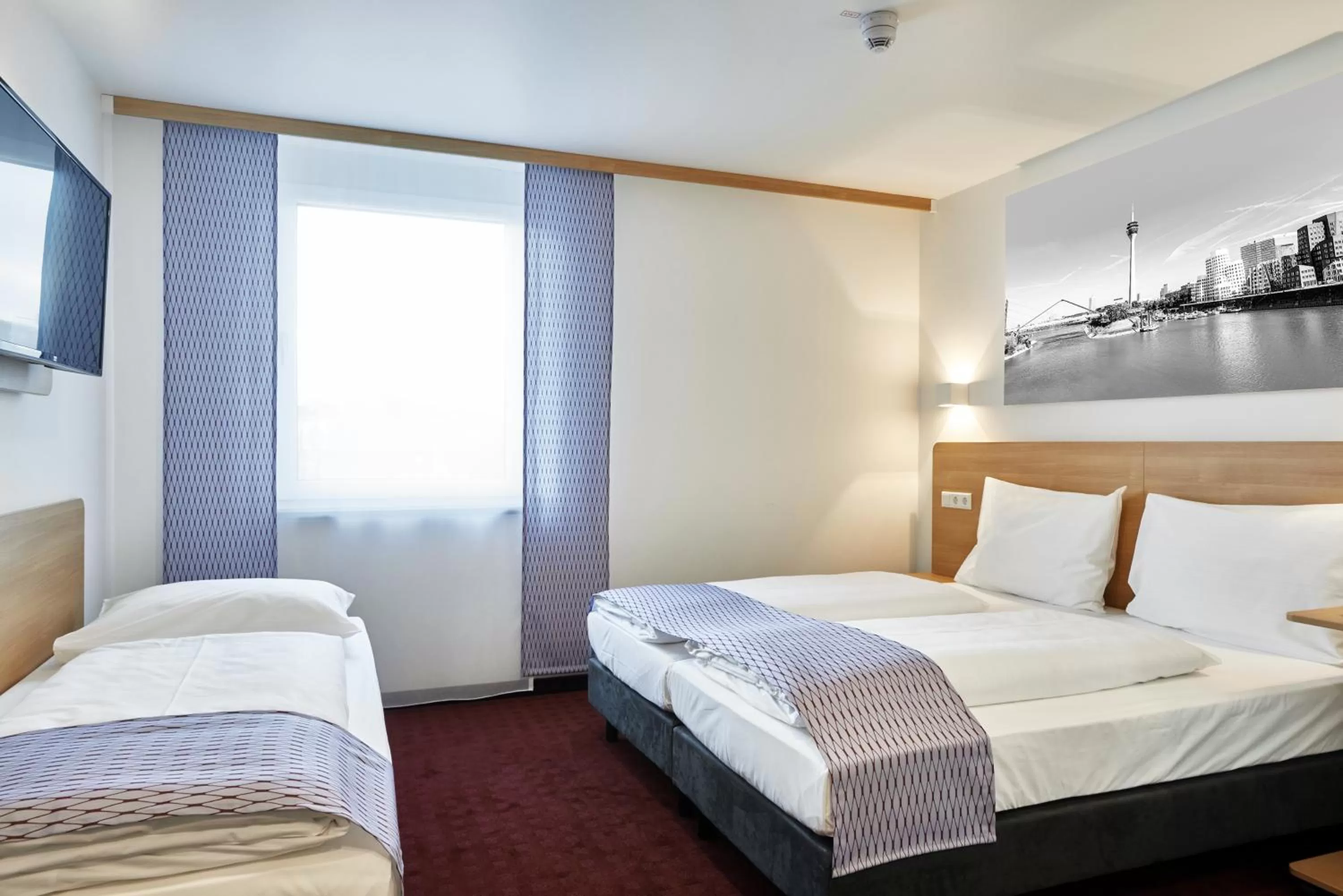 Other, Bed in McDreams Hotel Düsseldorf-City