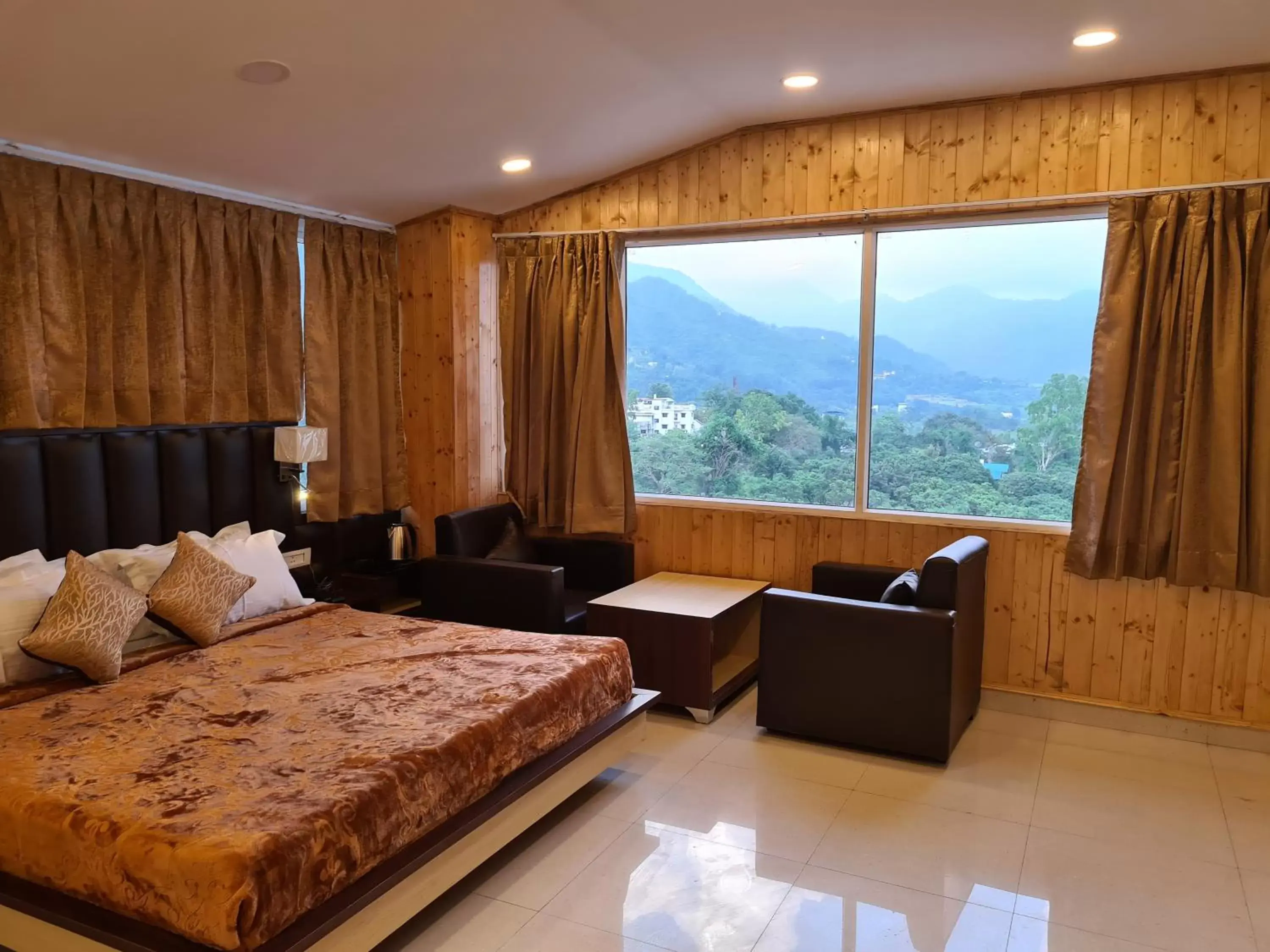 Family Suite in Hotel Rajpur Heights Family Suite in Hotel Rajpur Heights