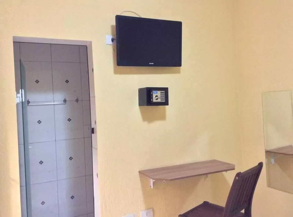 TV and multimedia, TV/Entertainment Center in Hotel Praça Orione