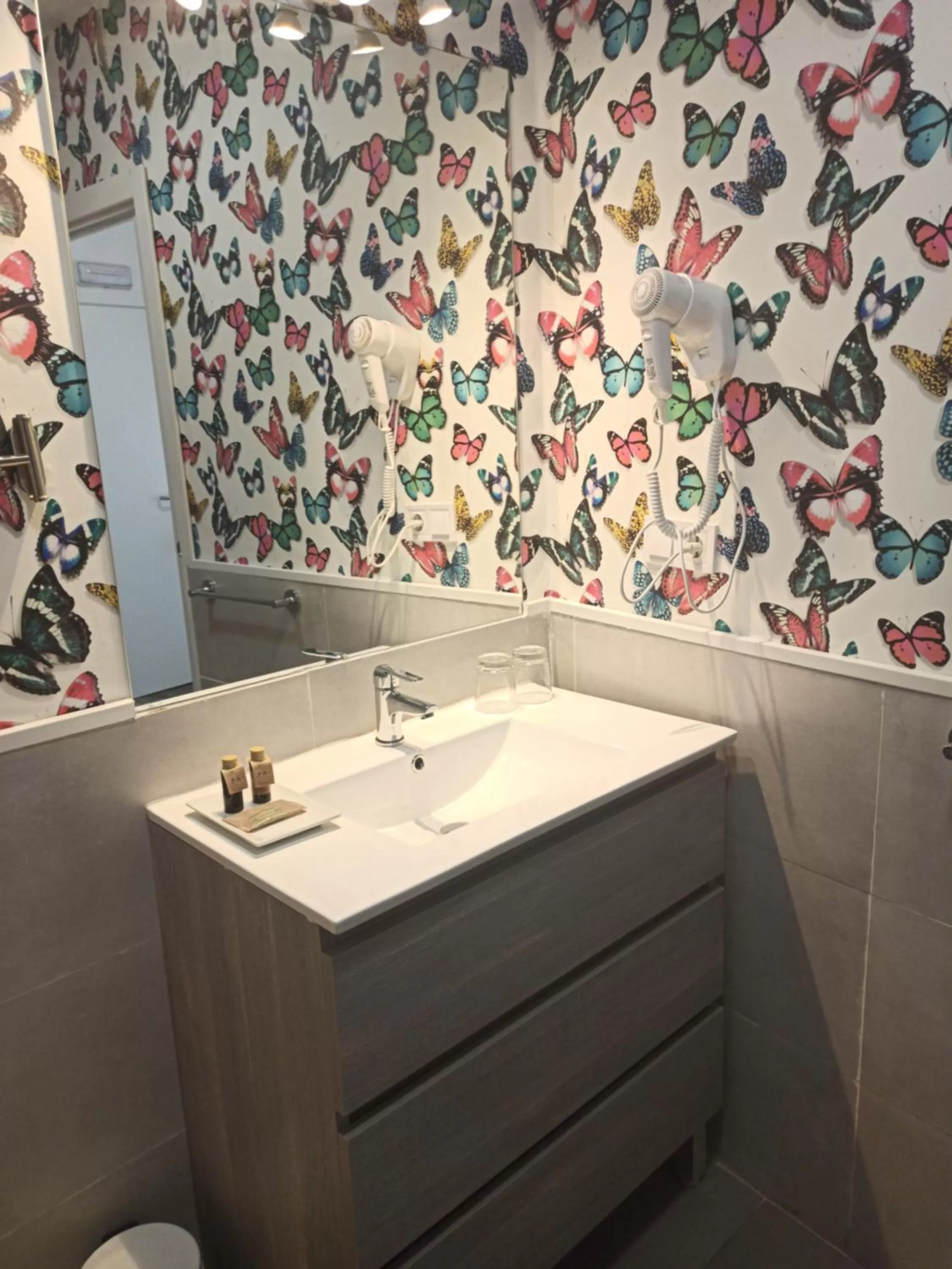 Bathroom in Rin Rooms