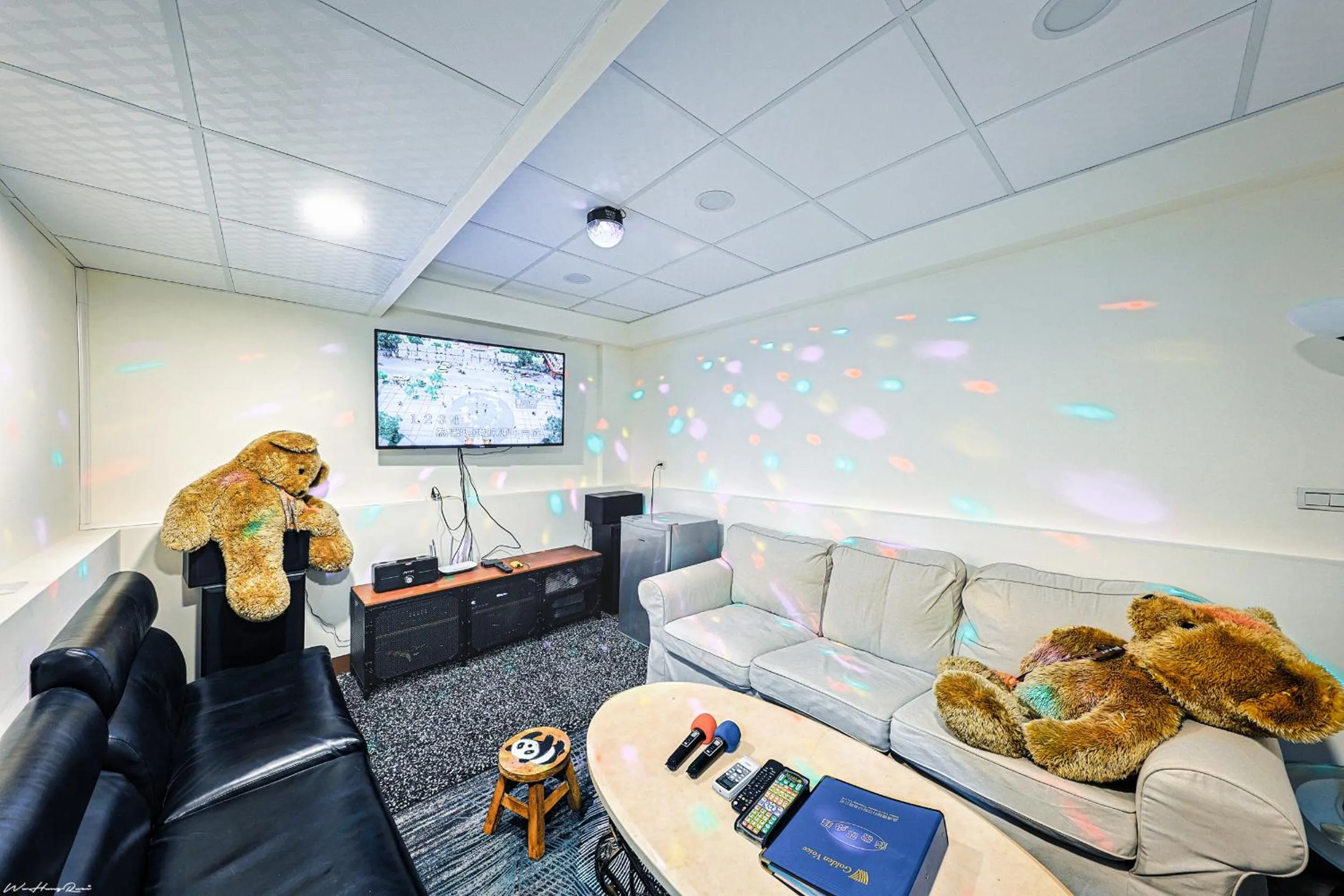 Communal lounge/ TV room in 亞馨文旅 近東大門夜市 有免費停車場 可自助入住