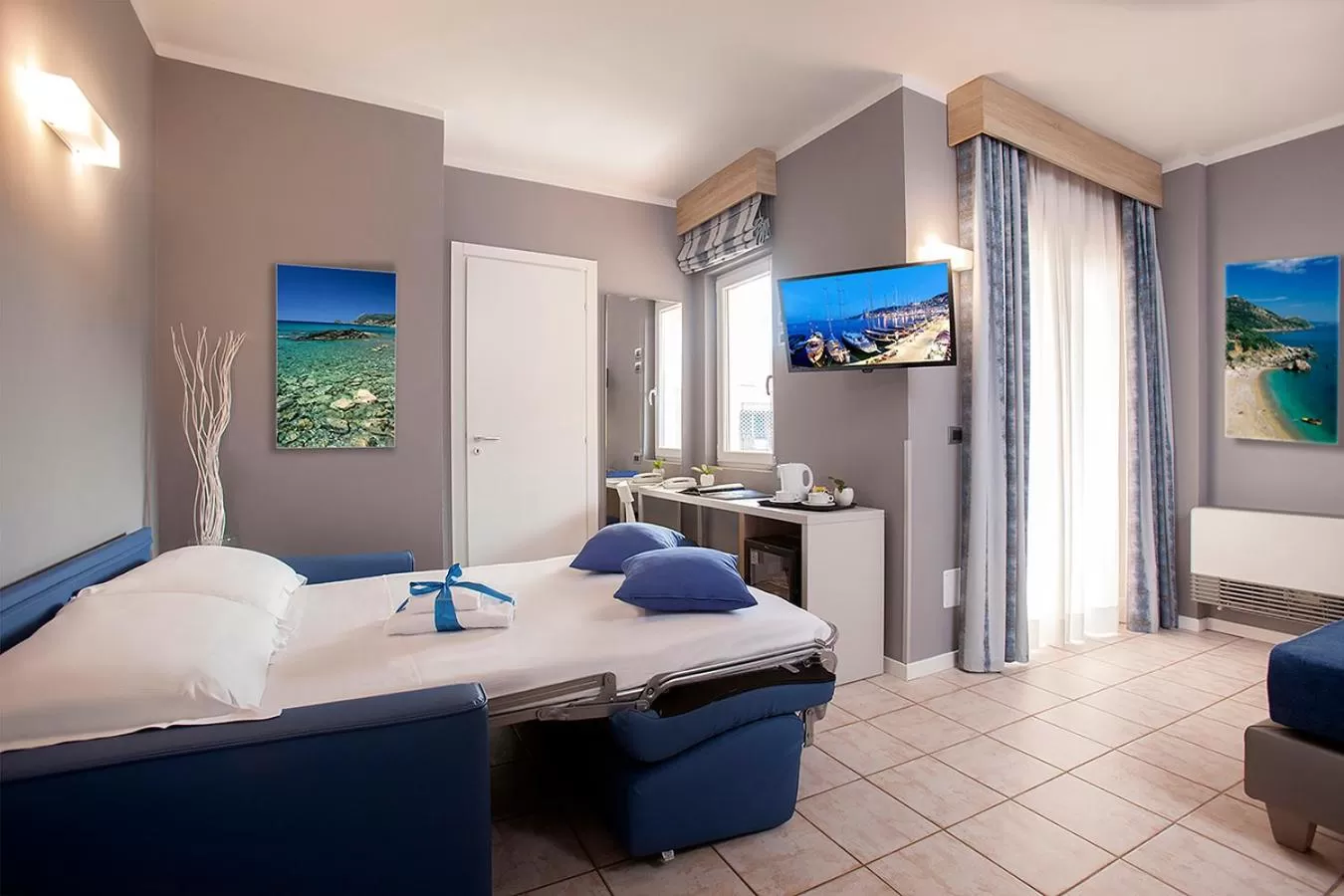 Bedroom, Bed in Bike&Boat Argentario Hotel