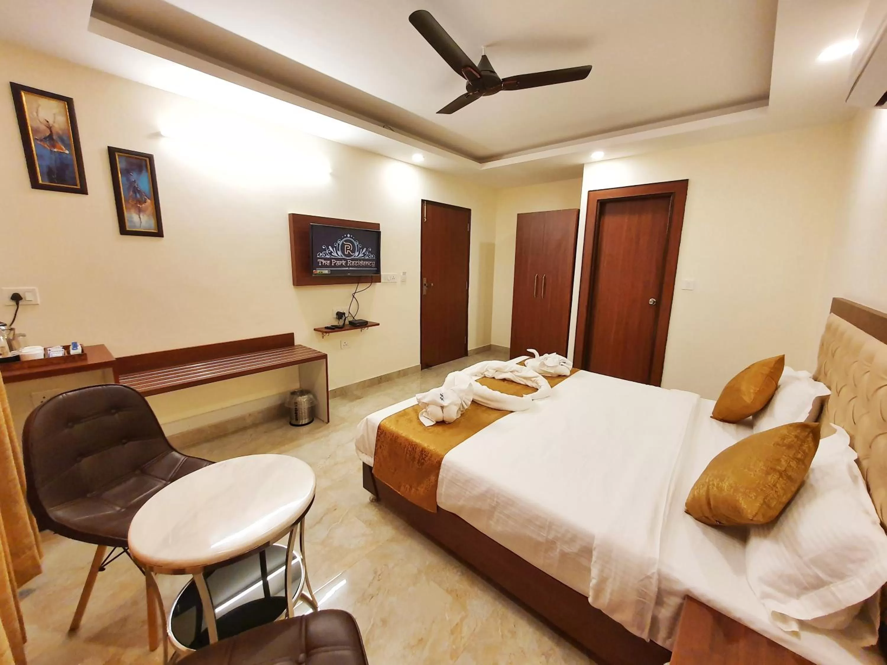 Photo of the whole room, Bed in The Park Residency