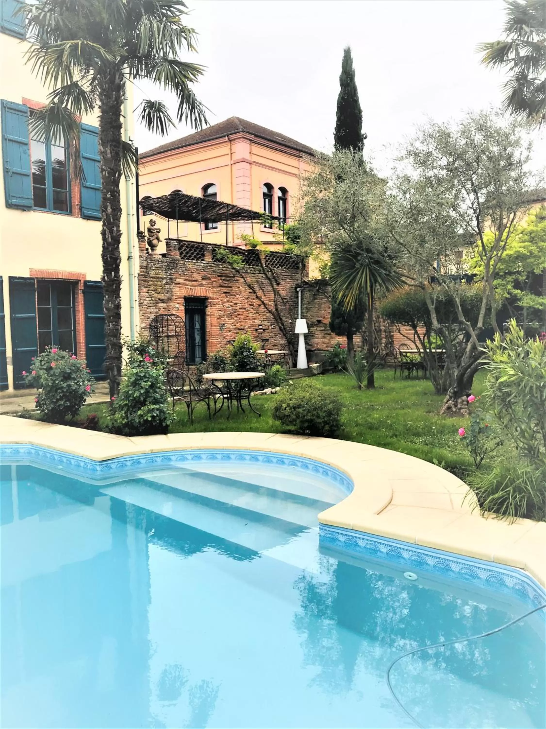 Property building in L'Arche de Moissac