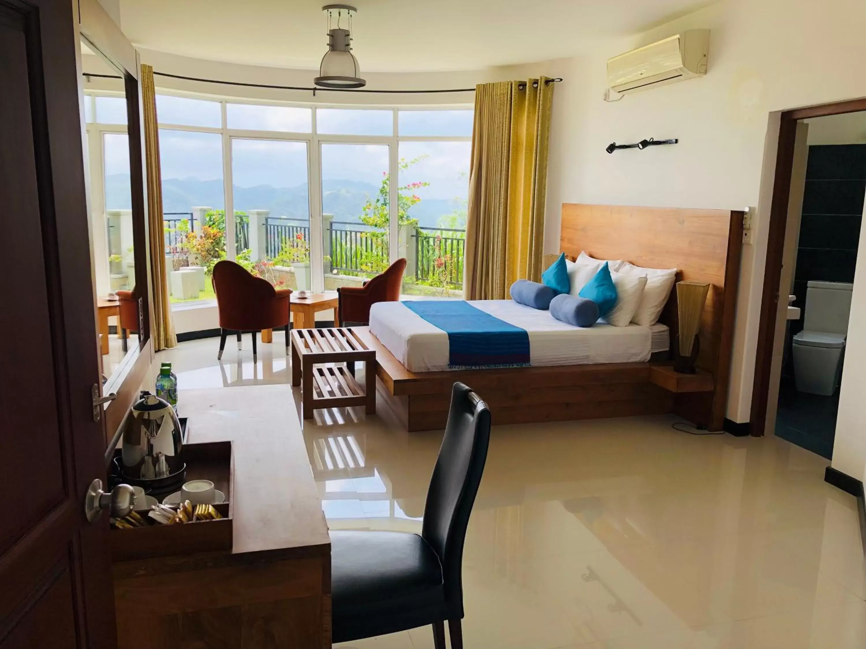 Family Suite with Mountain View in The Heaven's Villa Kandy Family Suite with Mountain View in The Heaven's Villa Kandy