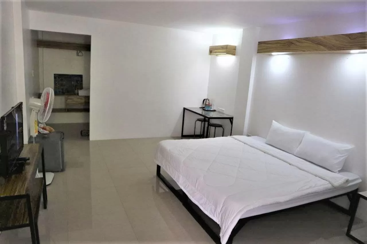 Photo of the whole room, Bed in Purple Orchid Bed and Breakfast