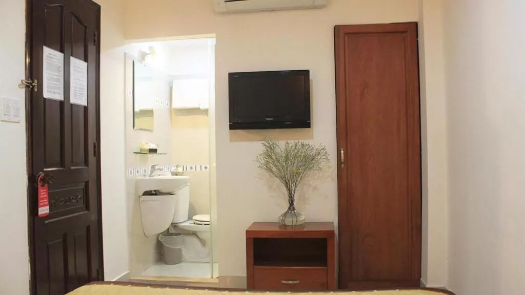 Bathroom in The Alley Saigon Hotel