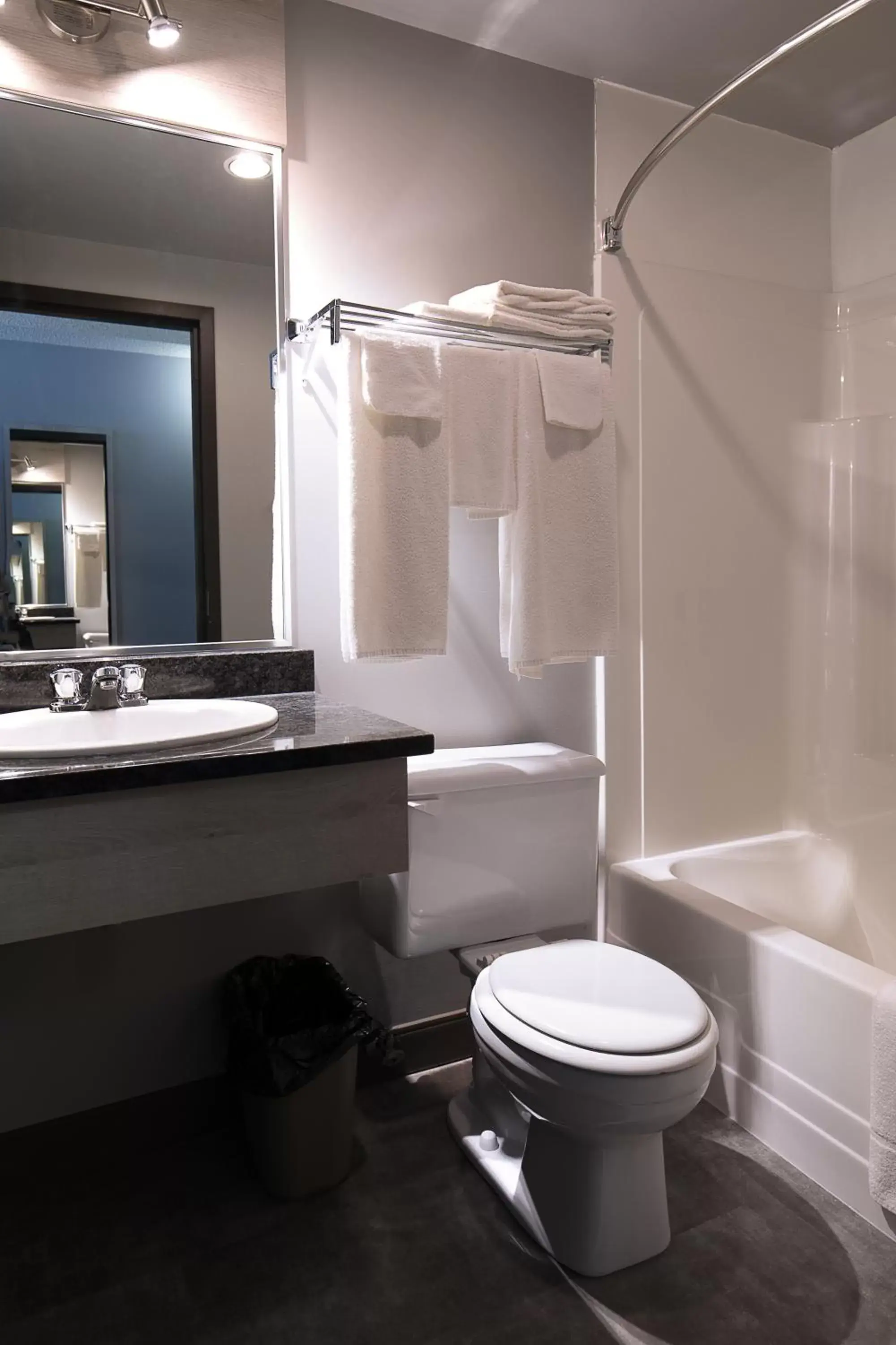 Queen Room - Mobility Access/Non-Smoking in Travelodge by Wyndham Alma Queen Room - Mobility Access/Non-Smoking in Travelodge by Wyndham Alma