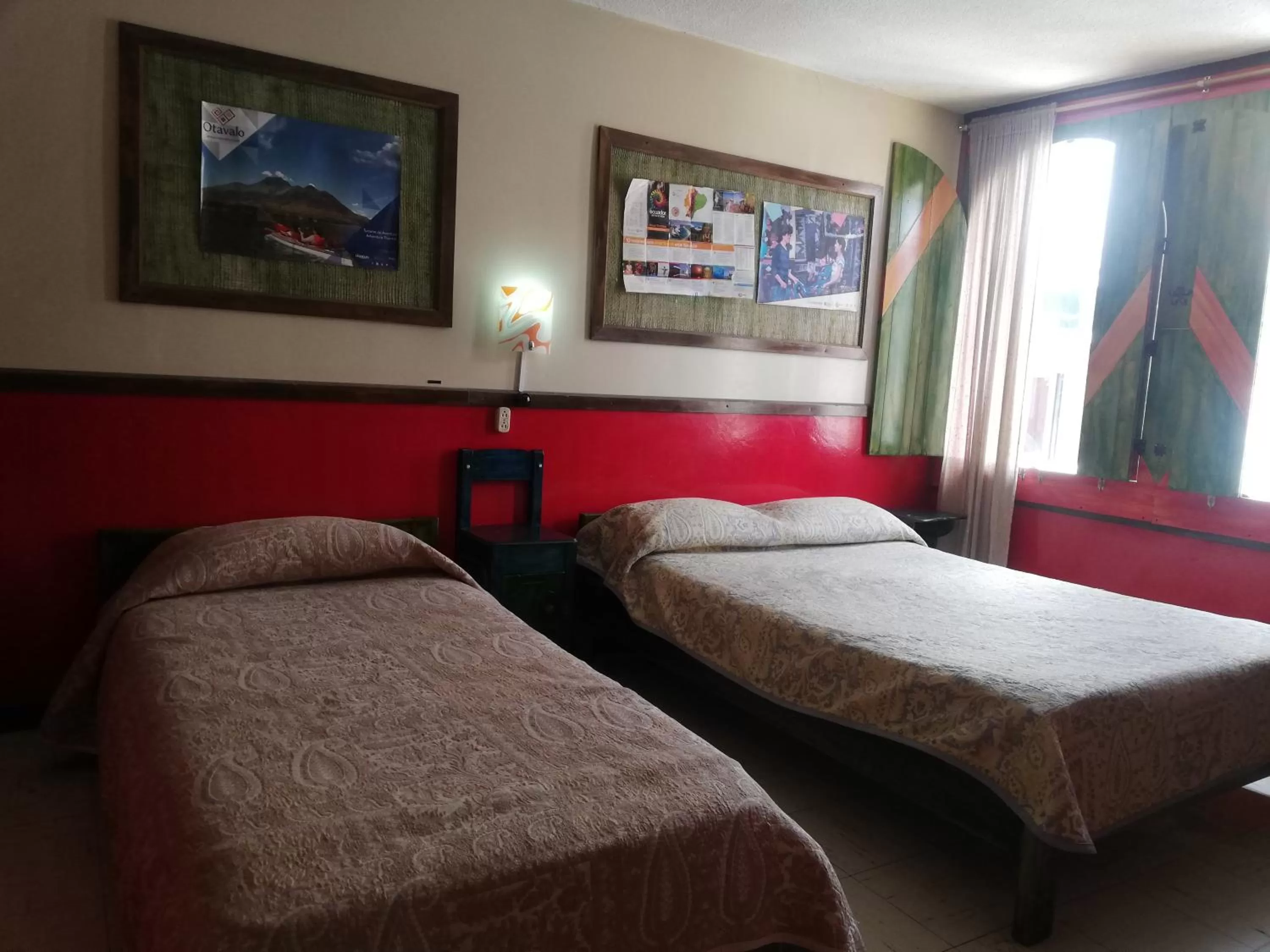Photo of the whole room, Bed in Flying Donkey