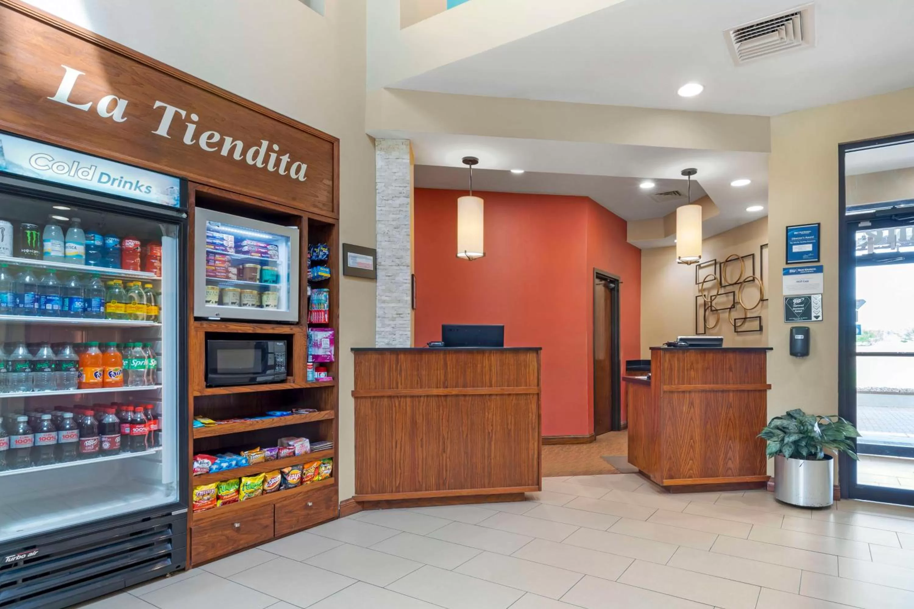 Lobby or reception in Best Western McAllen Medical Center