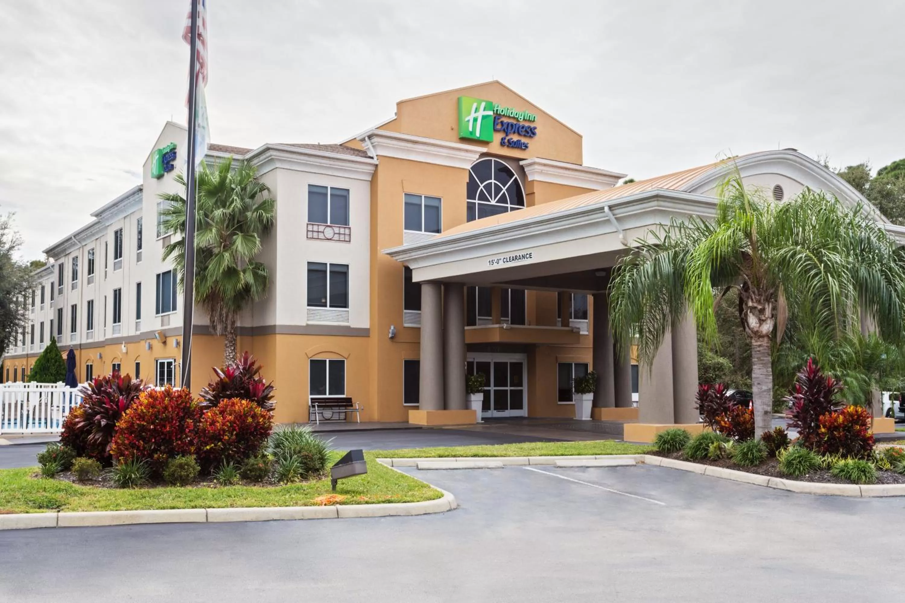 Property building in Holiday Inn Express & Suites Tavares by IHG