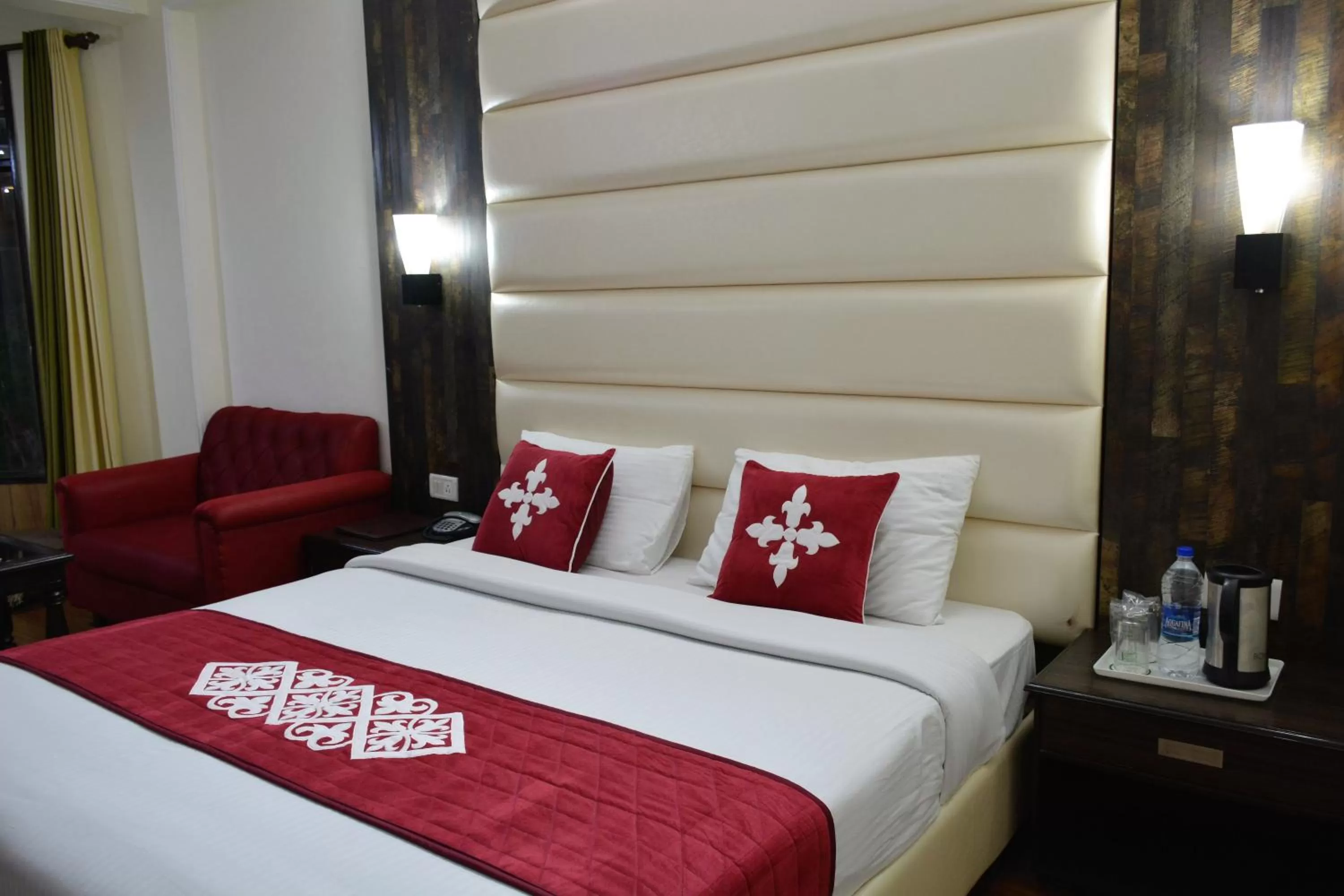 Bed in Snow Valley Resorts & Spa Manali