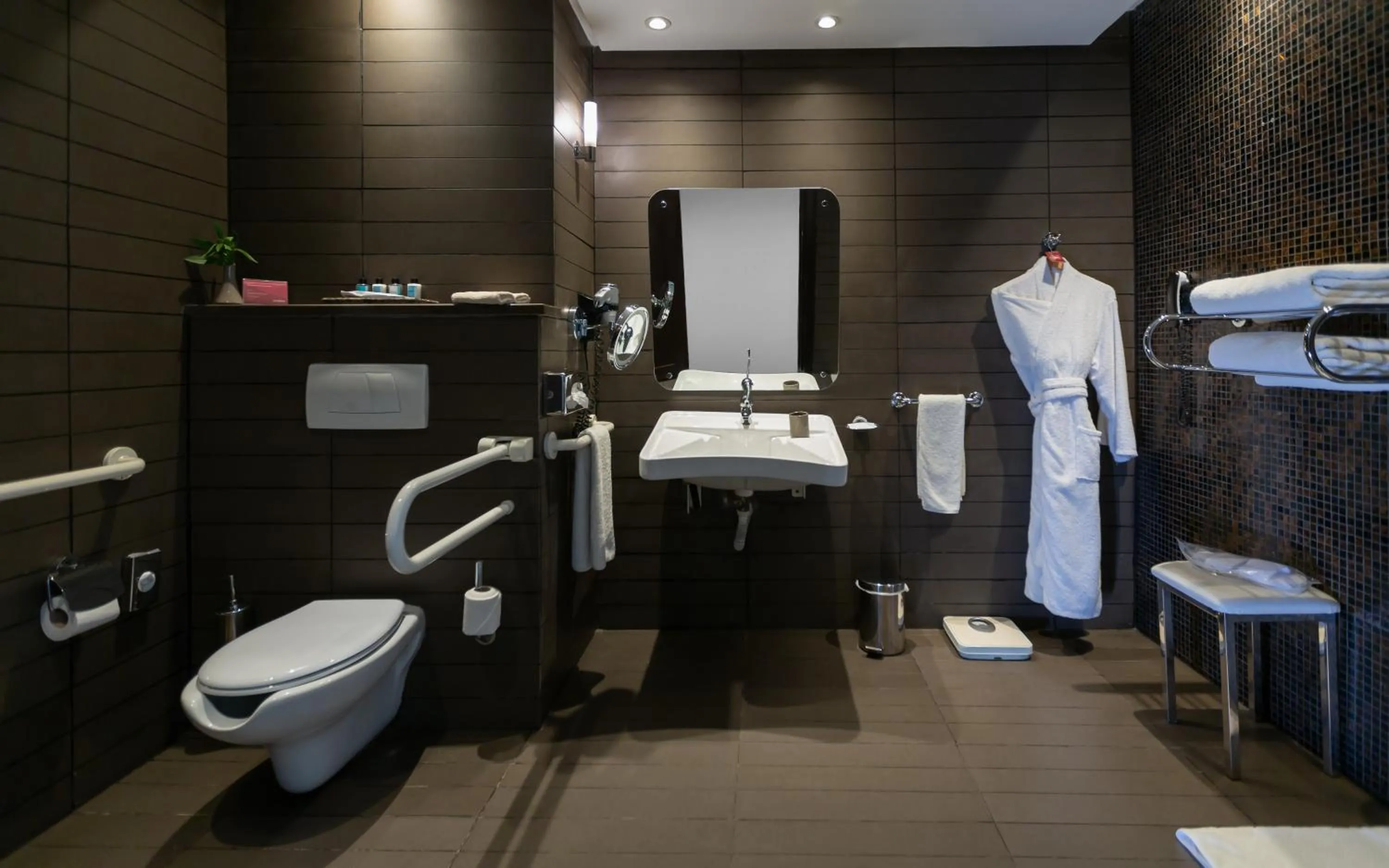 Bathroom in Mövenpick Hotel Gammarth Tunis