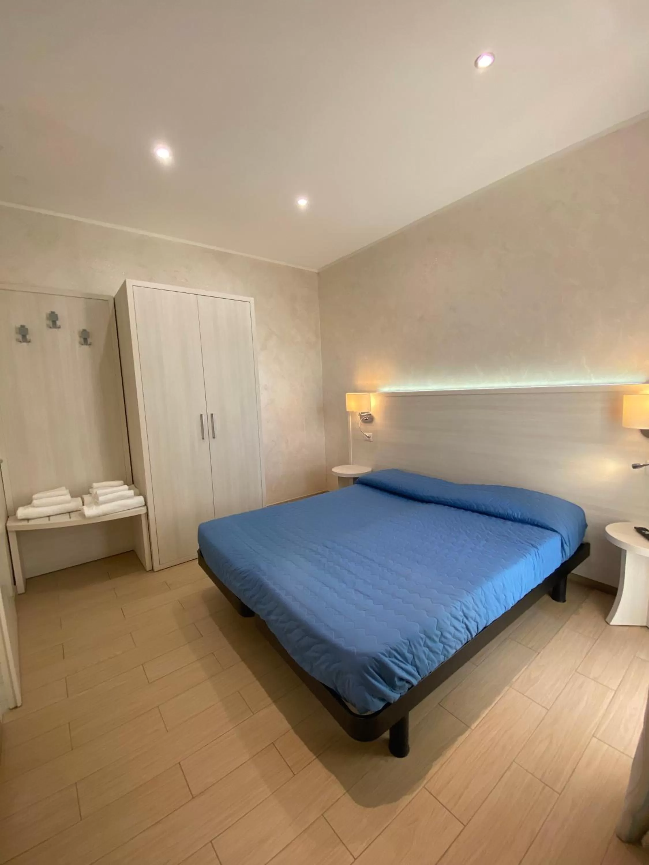 Bedroom, Bed in Marina Beach Suite Hotel