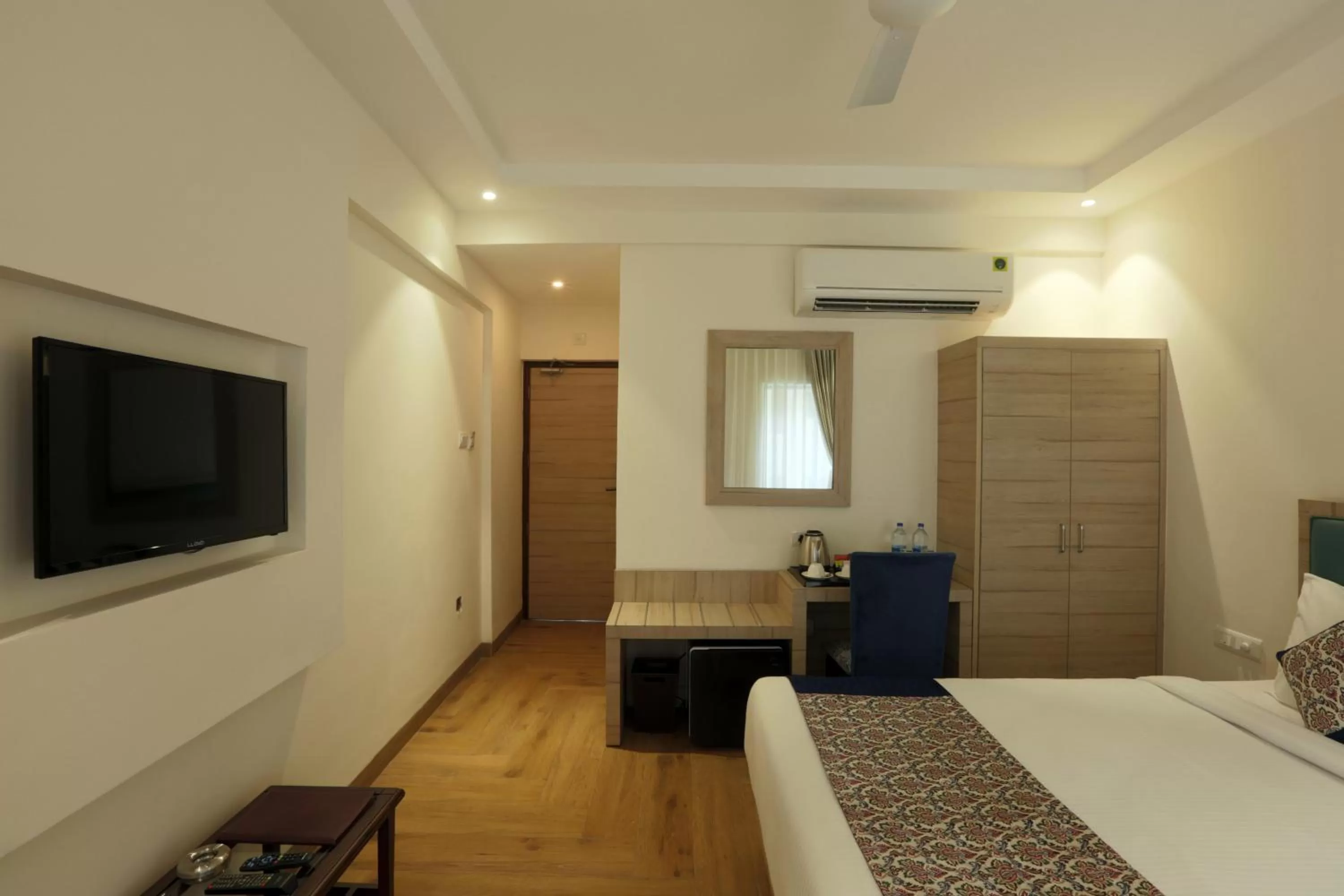 Bed in Le Seasons Resort