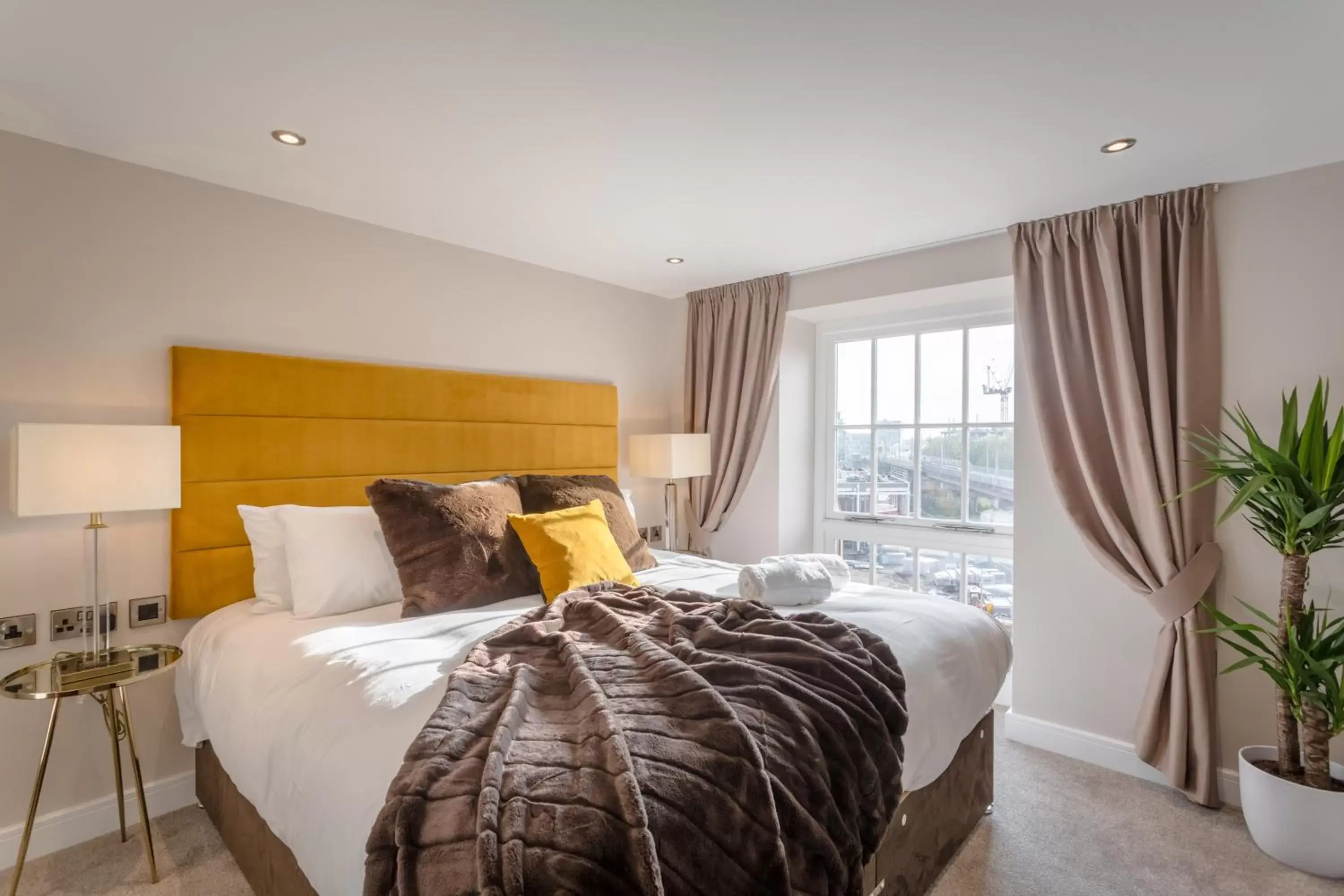 Raschel in Heritage Mews Nottingham Raschel in Heritage Mews Nottingham