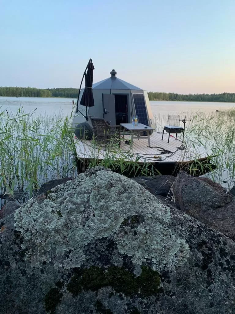 Property building in Peace & Quiet Hotel