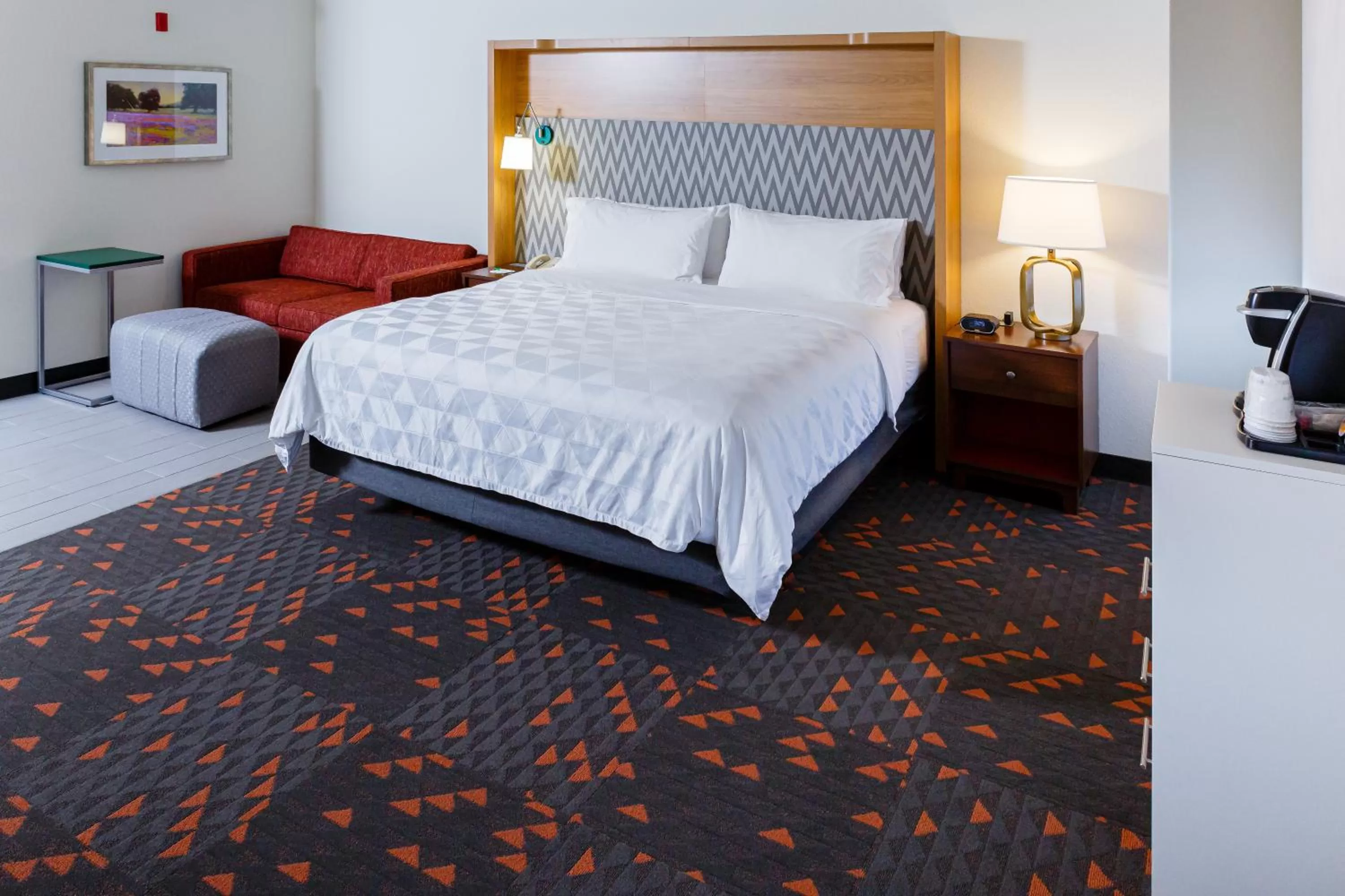 King Suite with Communication Mobility Accessible Tub in Holiday Inn Statesboro-University Area by IHG