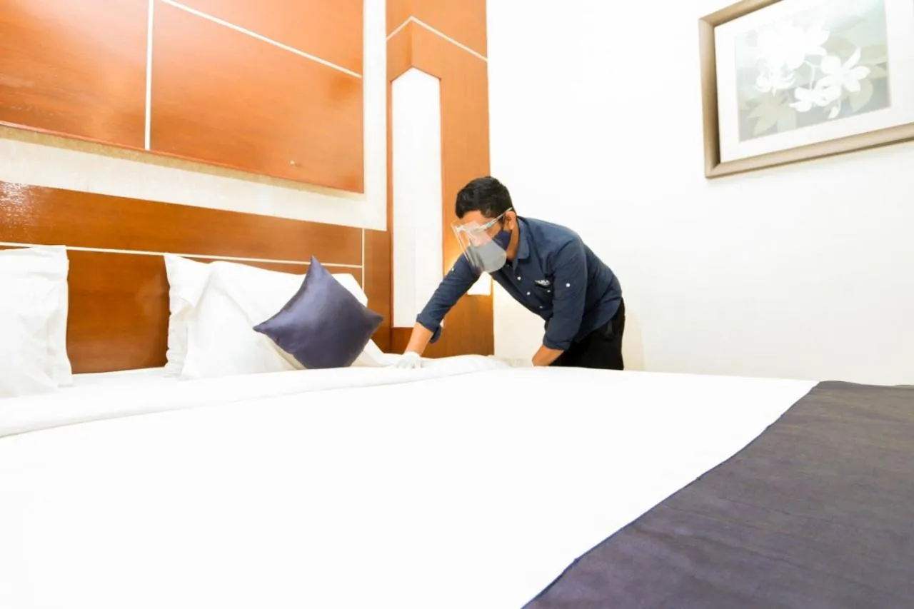 Staff, Bed in Serela Riau by KAGUM Hotels