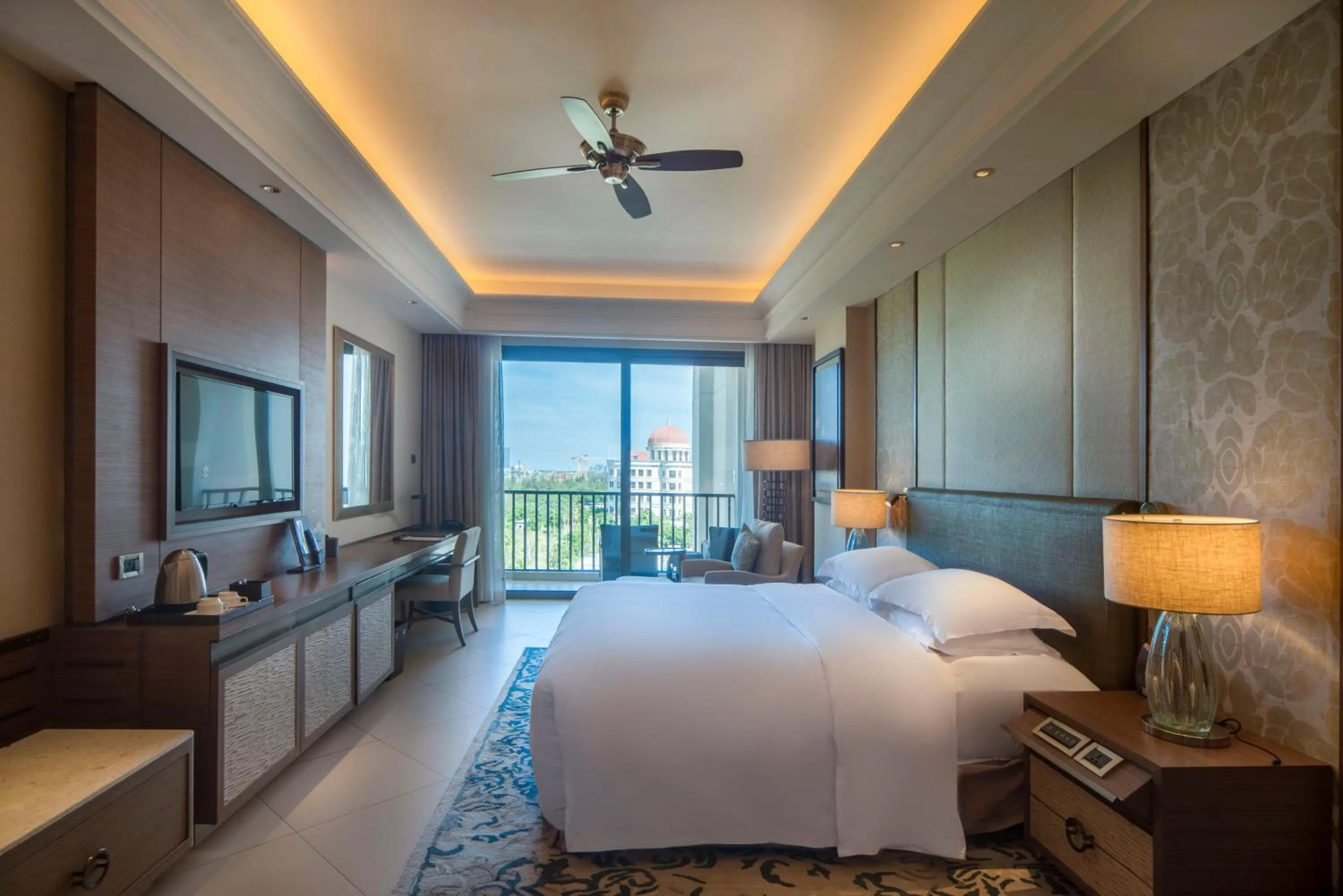 Bed in Hilton Haikou Meilan - Beachfront Hotel