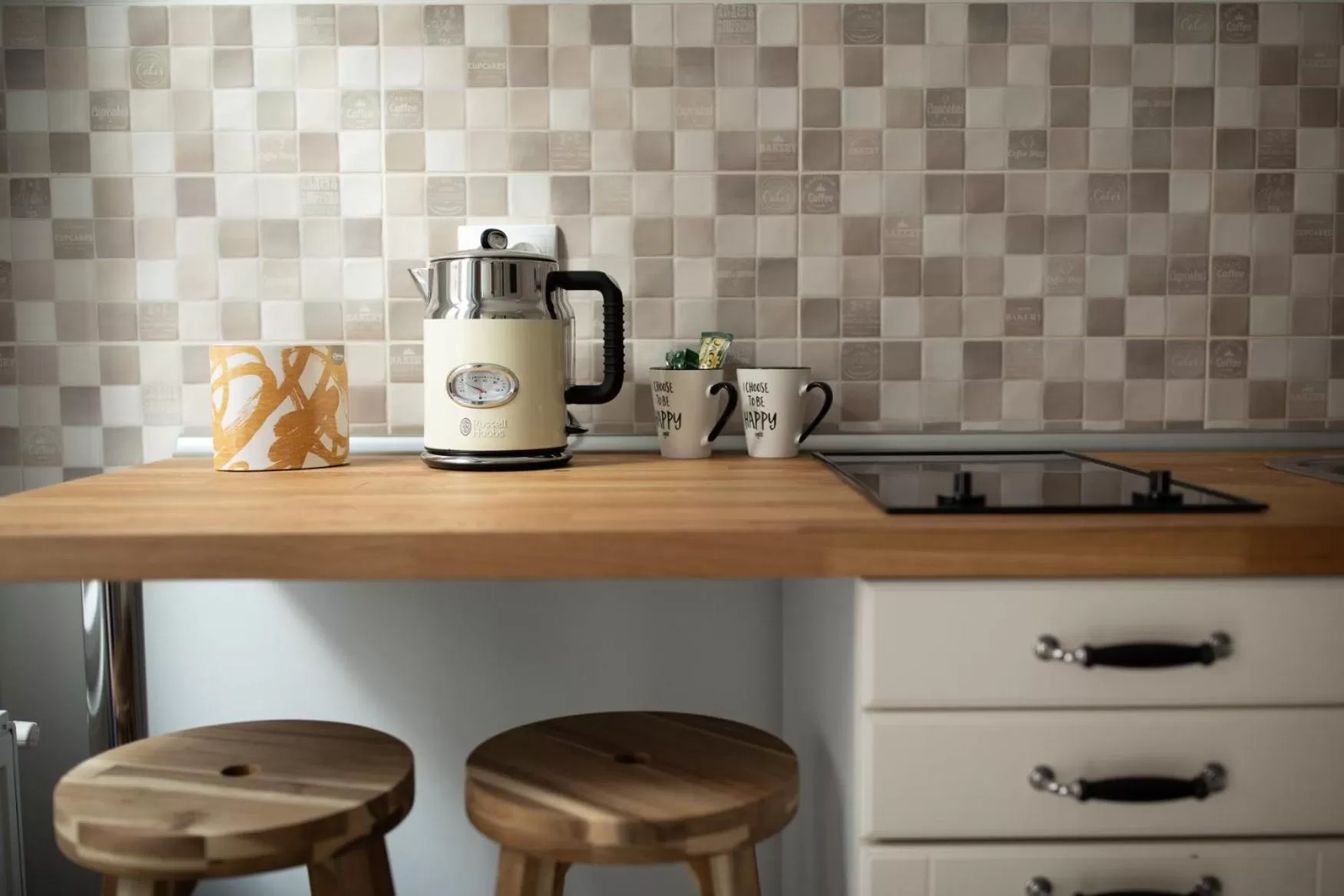 Coffee/tea facilities, Kitchen/Kitchenette in ALBERT RESIDENCE with PARKING