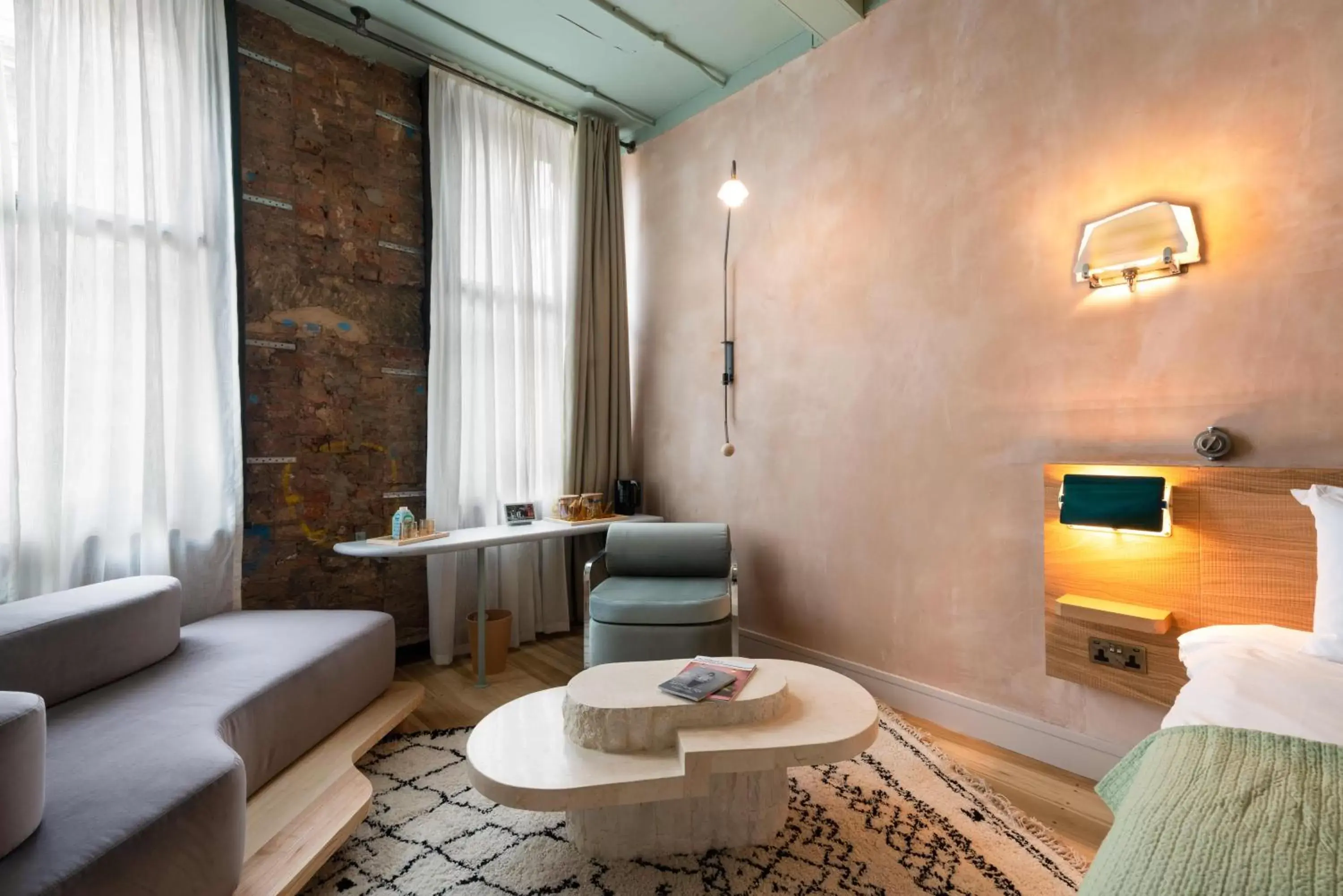 Signature Deluxe Double in The Alan Signature Deluxe Double in The Alan