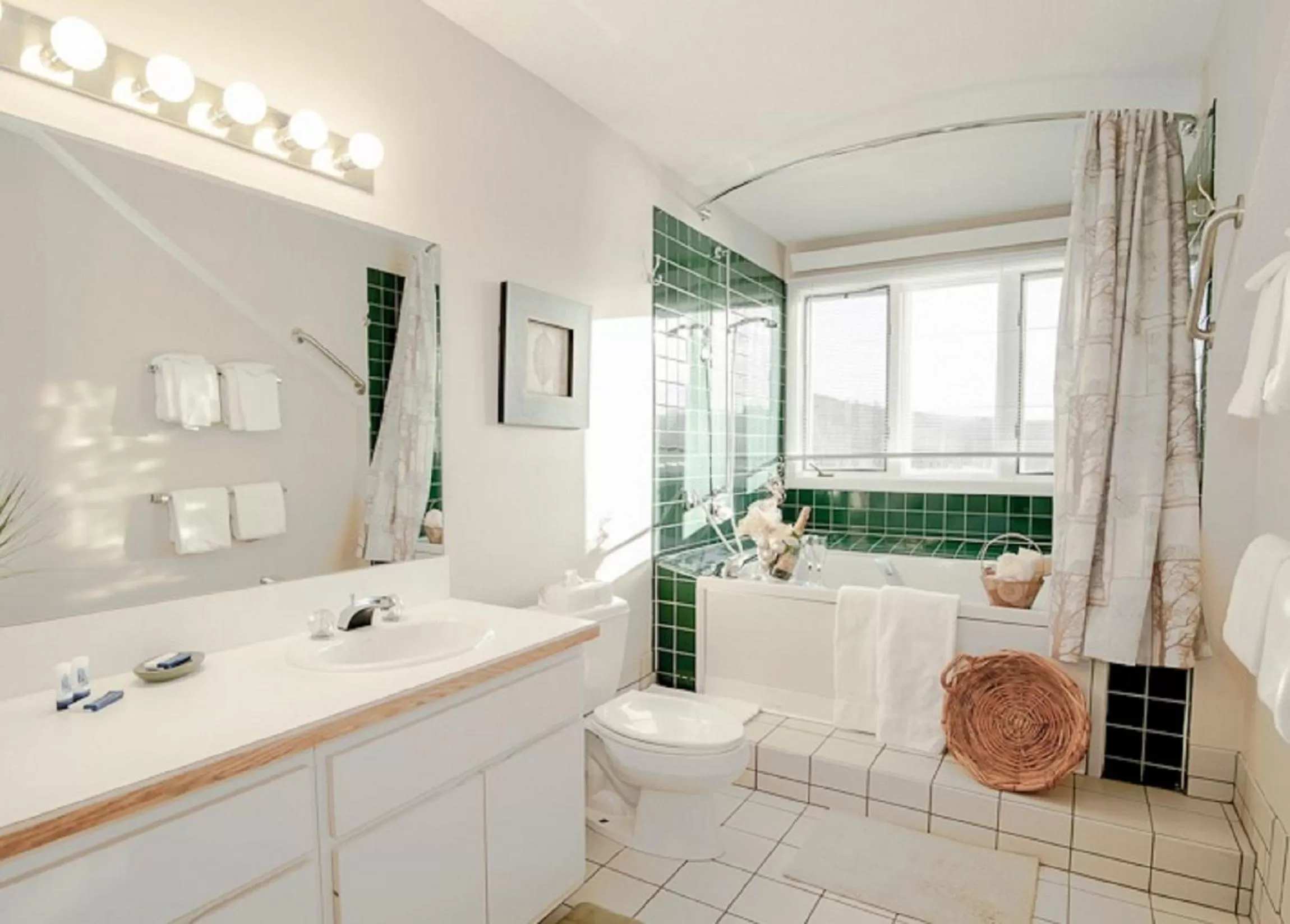 Bathroom in Rivergreen Resort