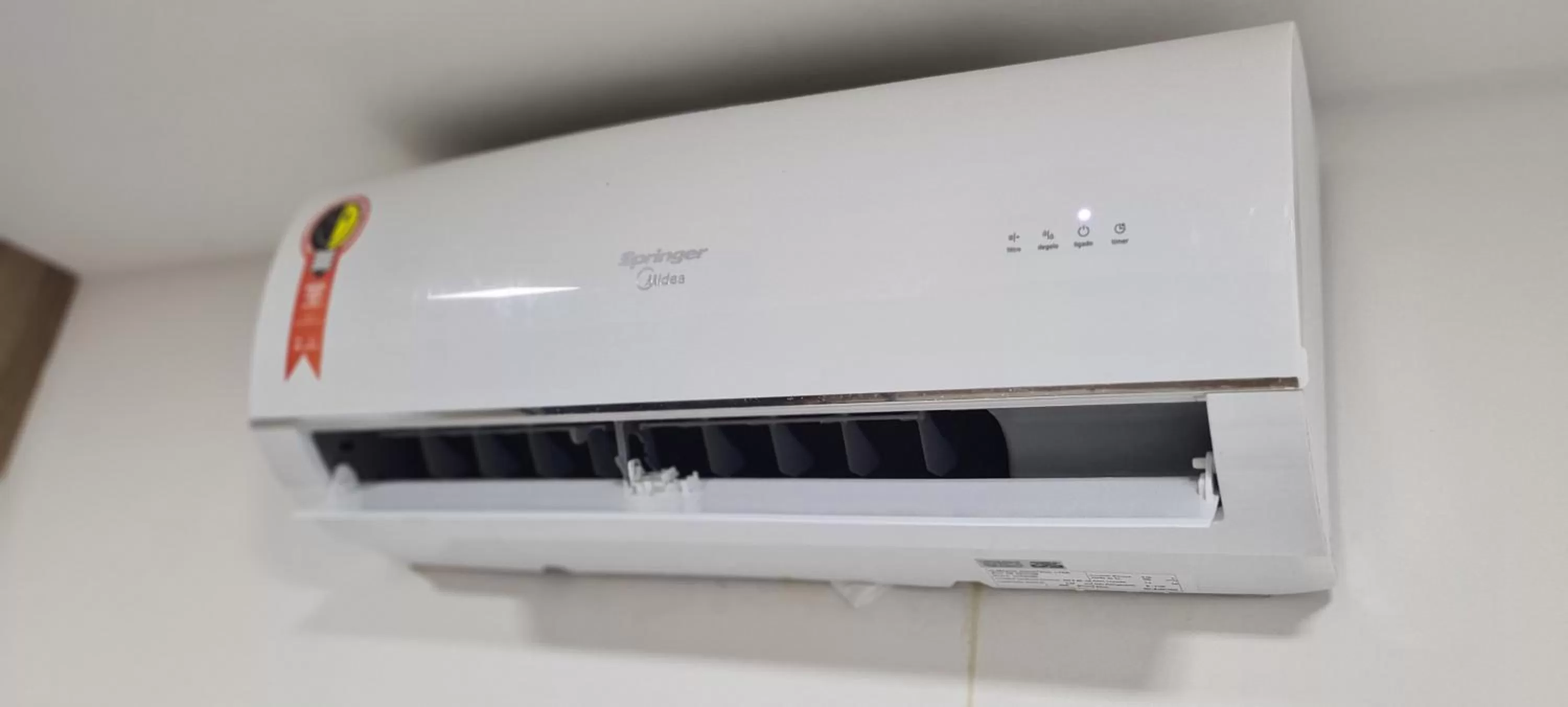 air conditioner in Flats Bauten Cabo Branco
