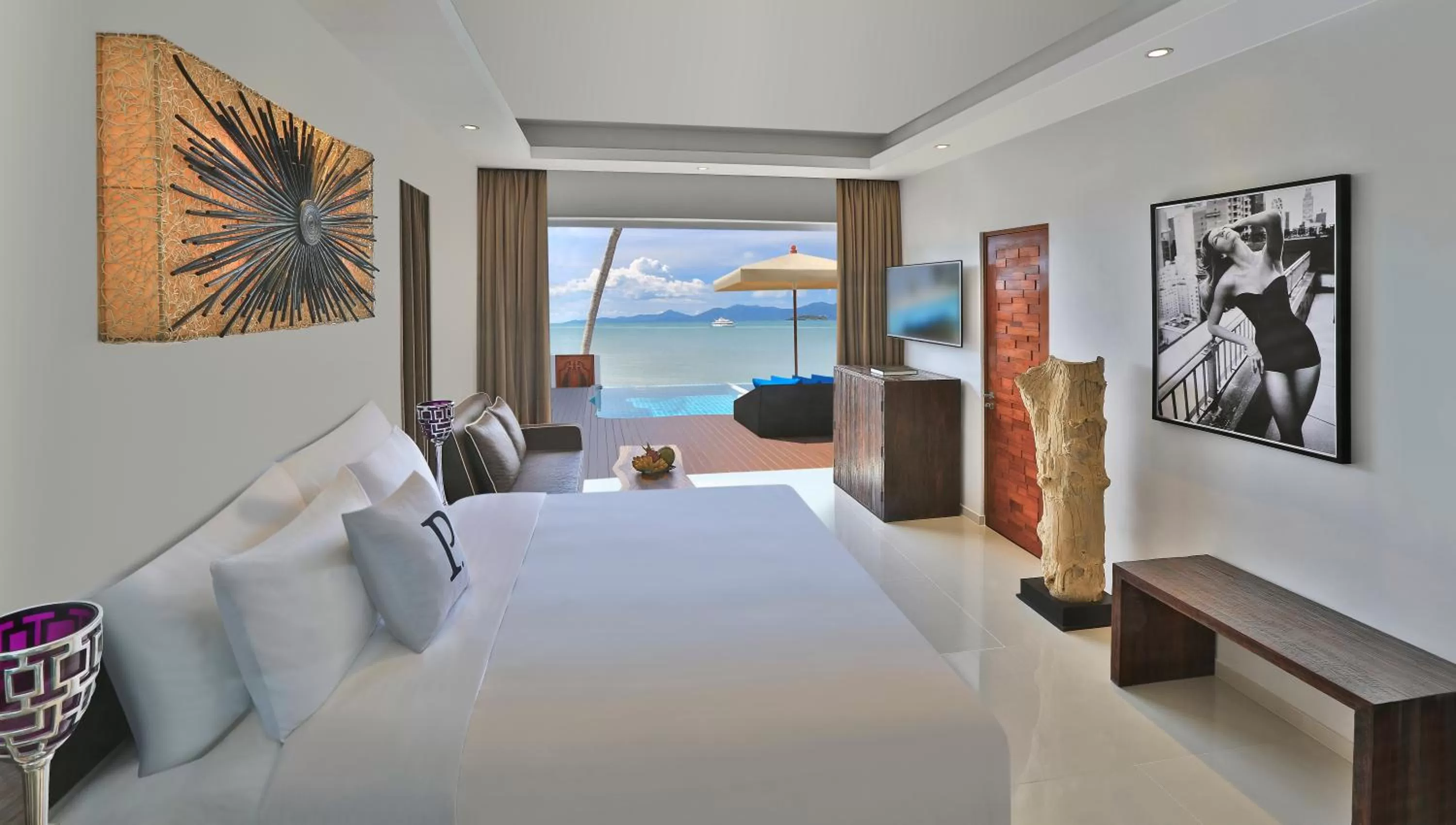 Bed in The Privilege Hotel Ezra Beach Club