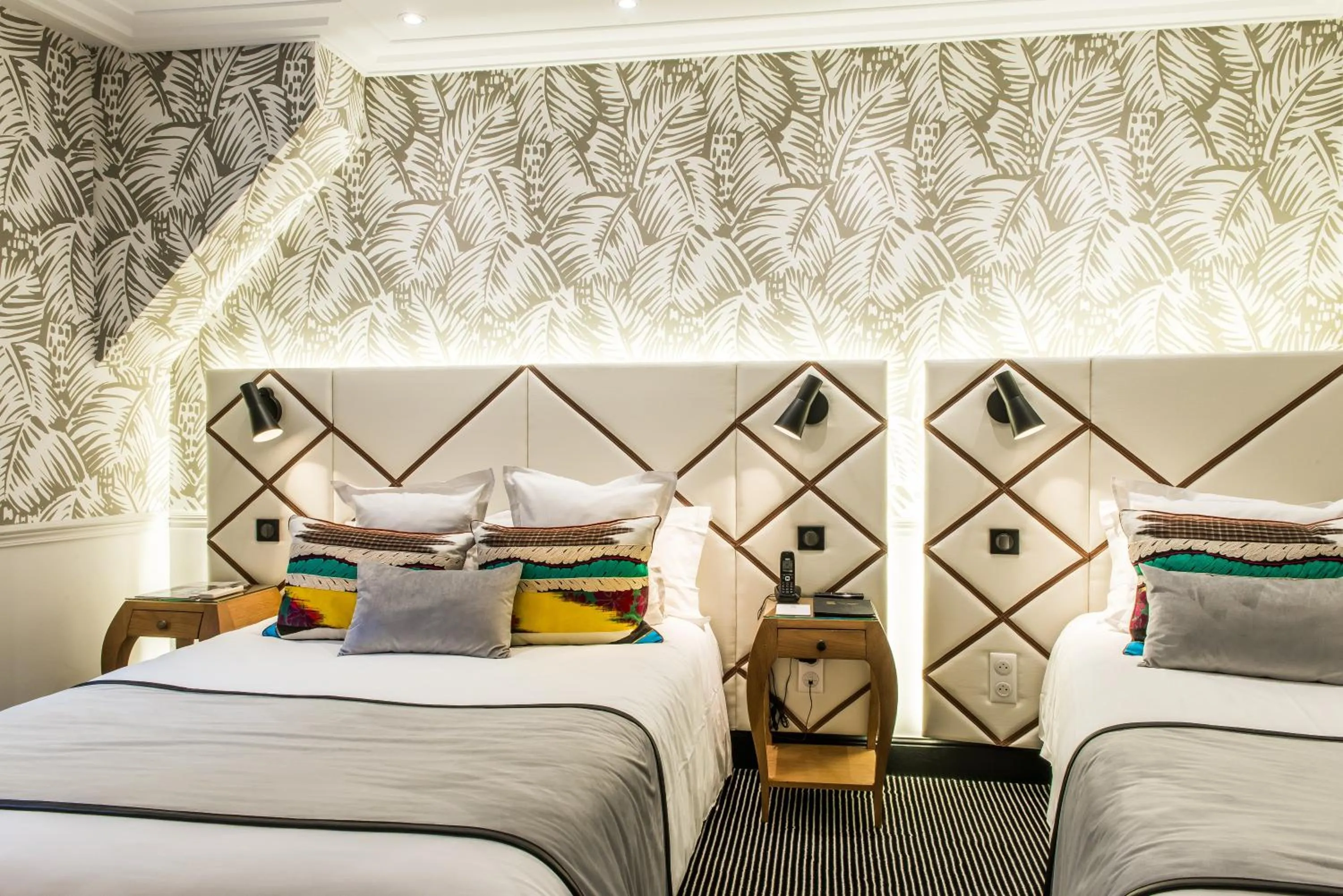 Bedroom, Bed in Hôtel Jardin Le Bréa