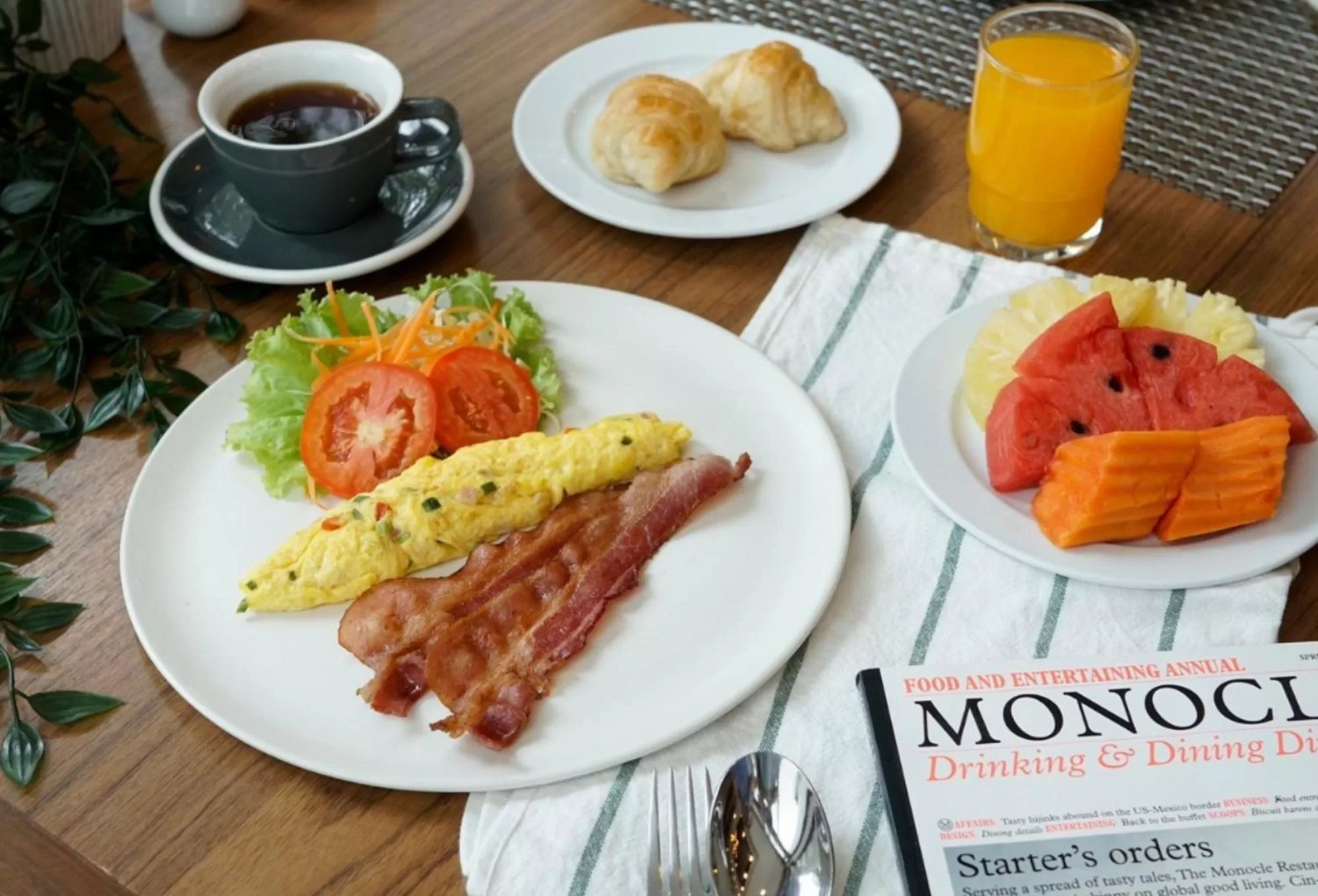 Food and drinks in Cosy Beach Hotel - SHA Extra Plus