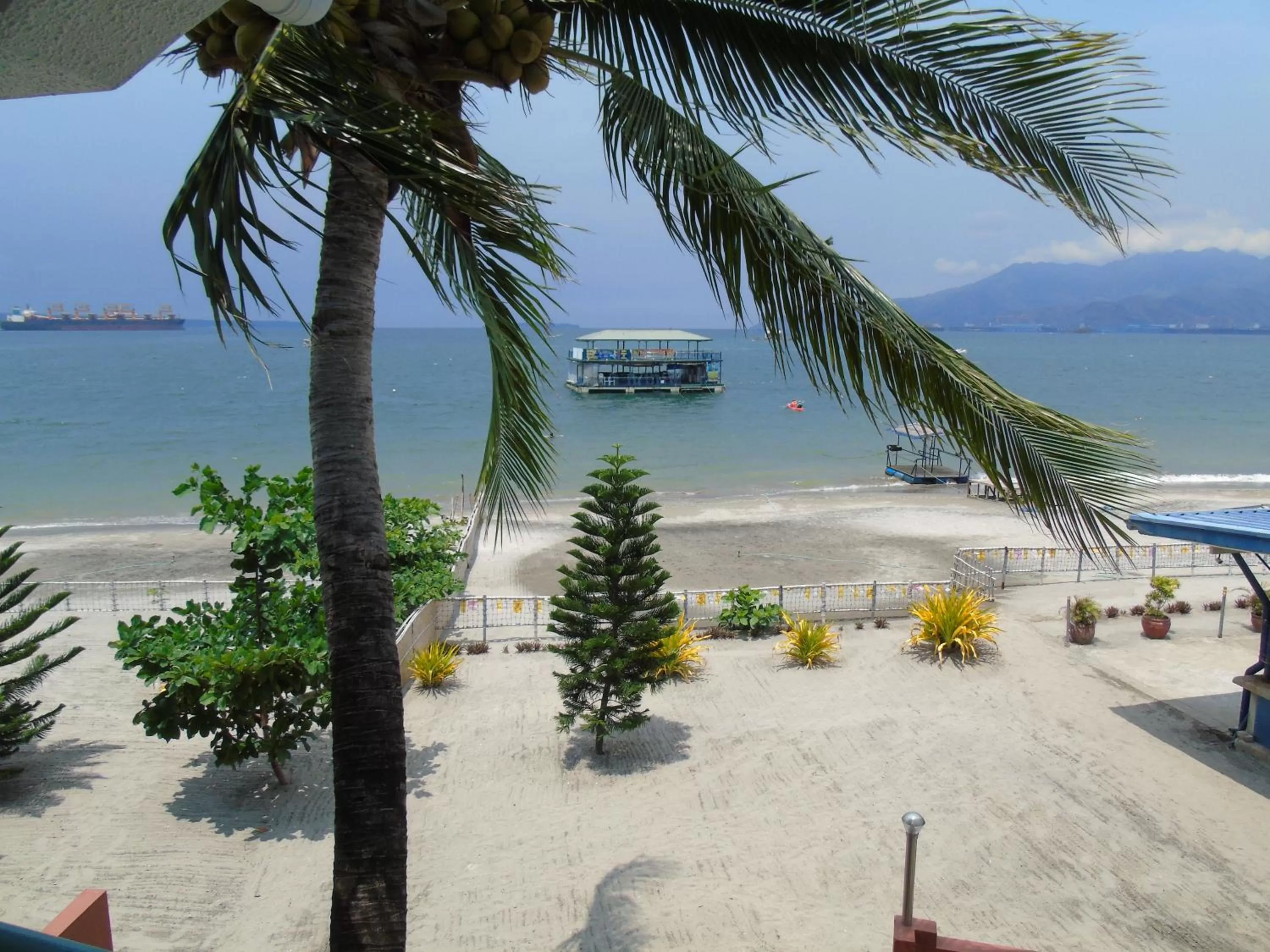Lounge or bar, Beach in Blue Rock Resort