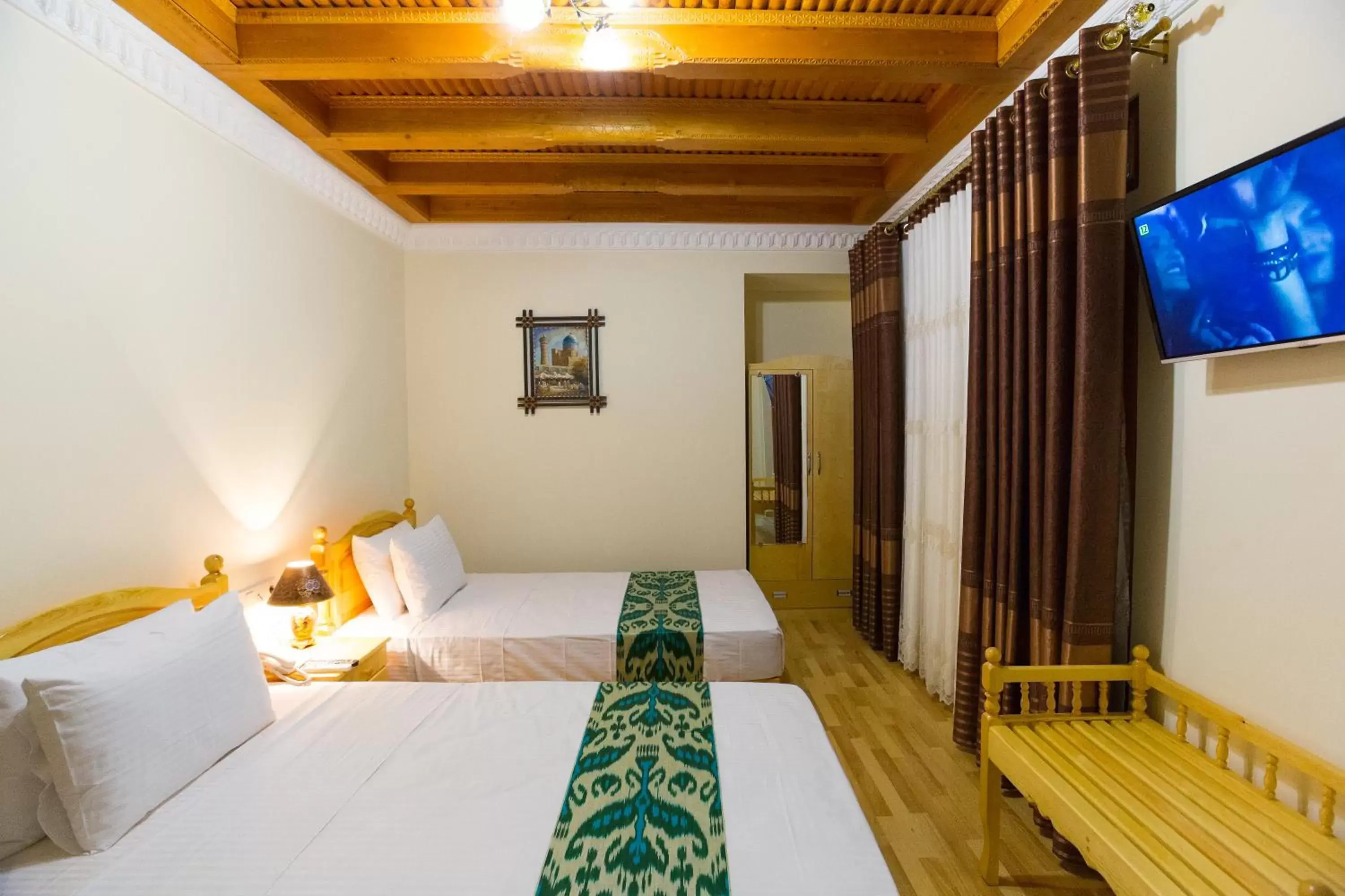 Deluxe Twin Room in Hotel SHOHRUD Deluxe Twin Room in Hotel SHOHRUD