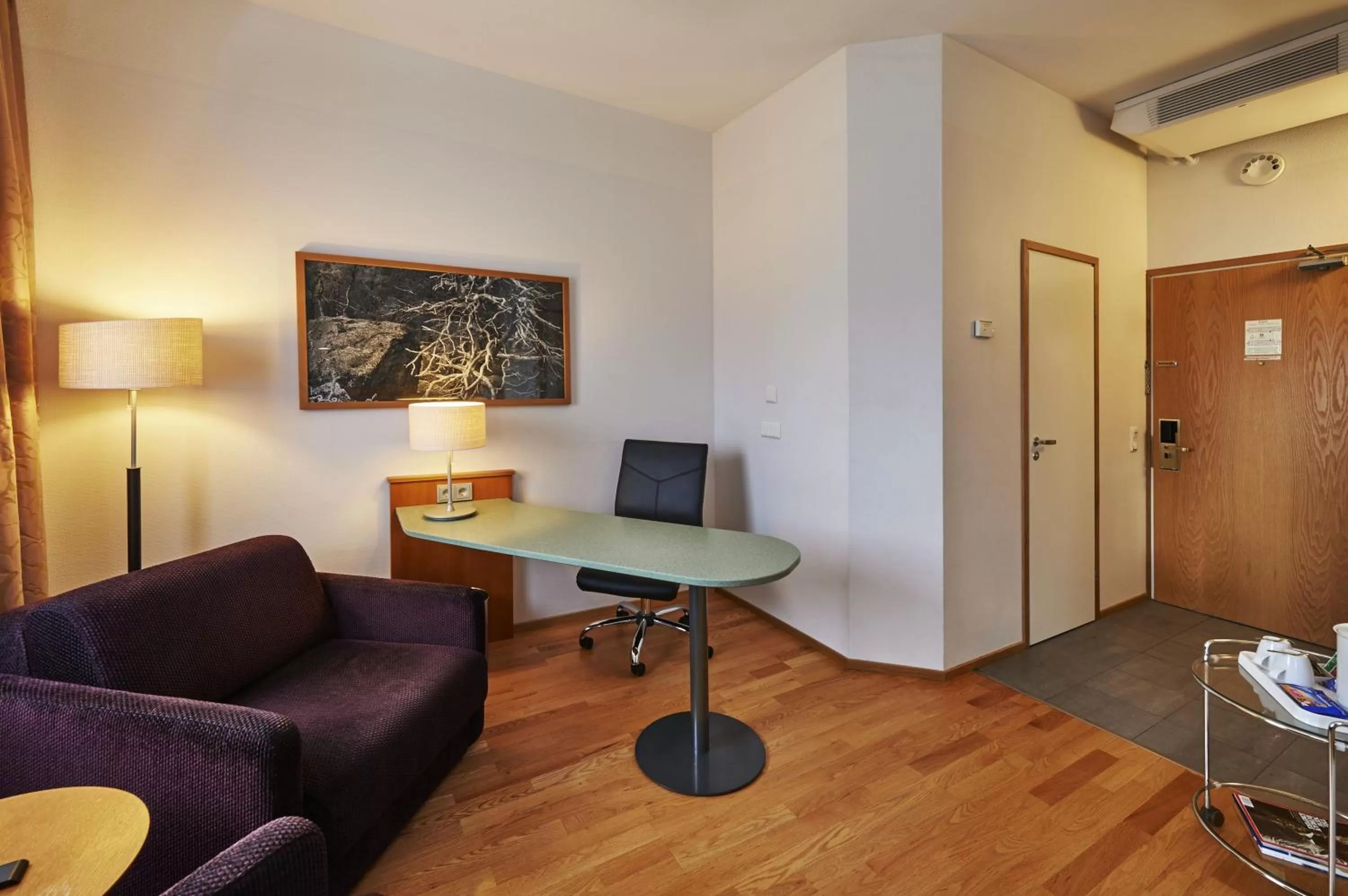 Photo of the whole room in Holiday Inn Helsinki-Vantaa Airport by IHG