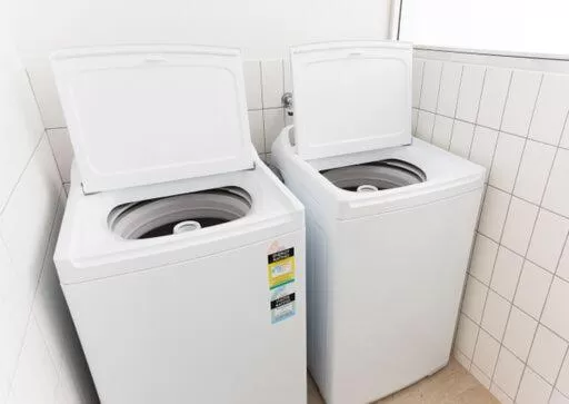 washing machine in Shoreline Hotel