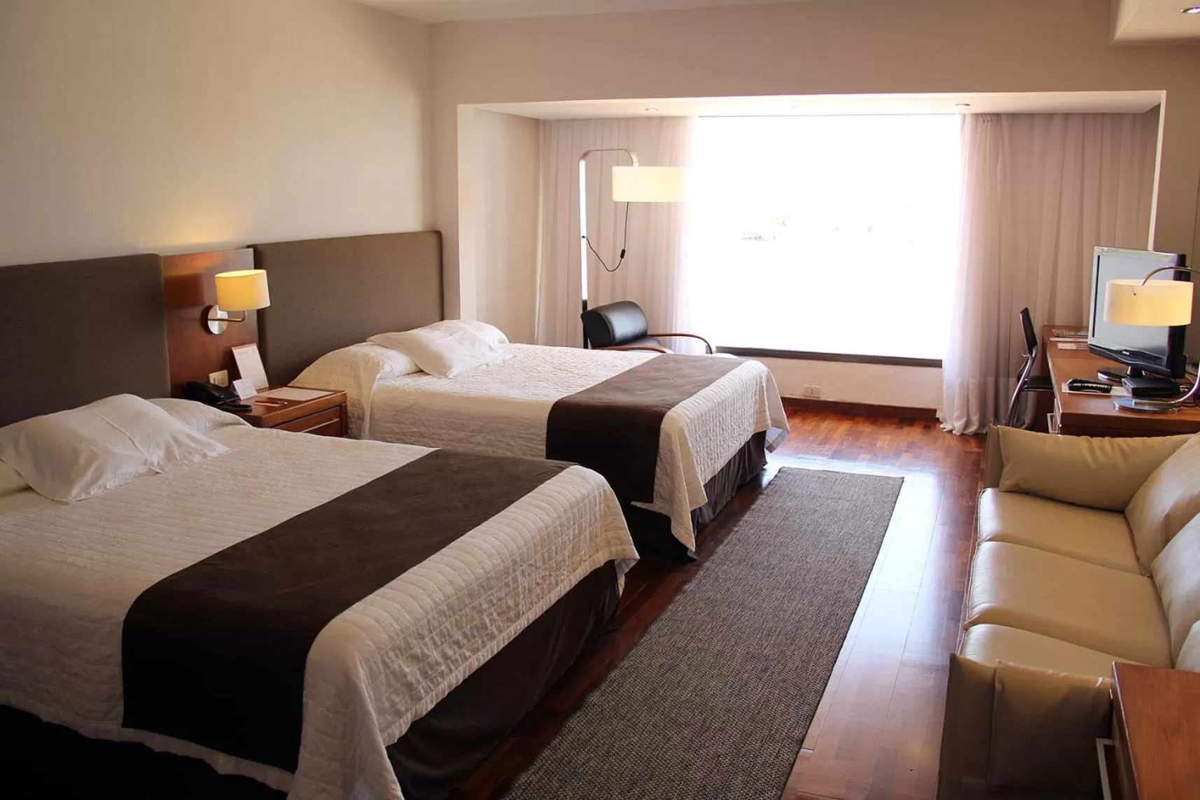 Deluxe Double or Twin Room with River View - single occupancy in Yacht & Golf Club Paraguayo, a Tribute Portfolio Resort