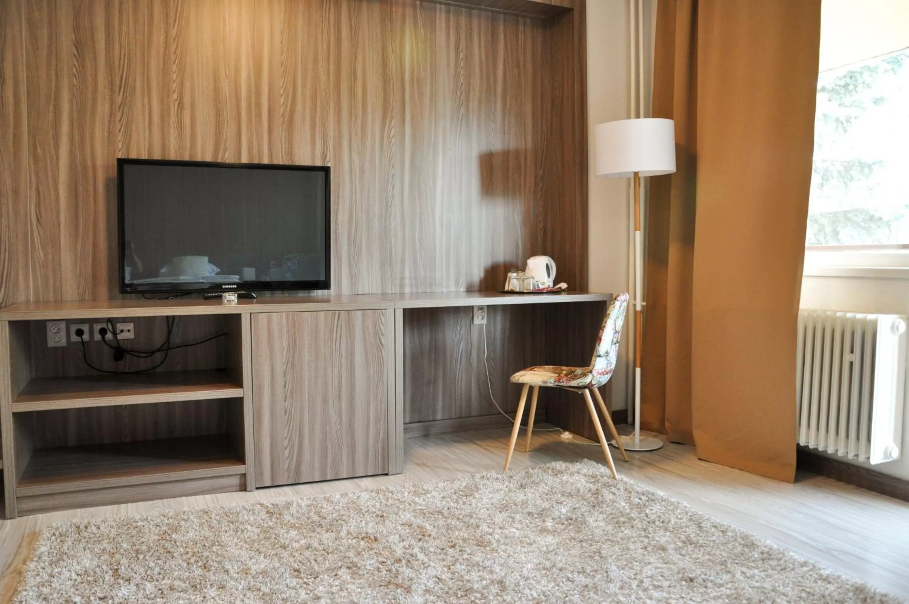 Living room, TV/Entertainment Center in Hotel Garni