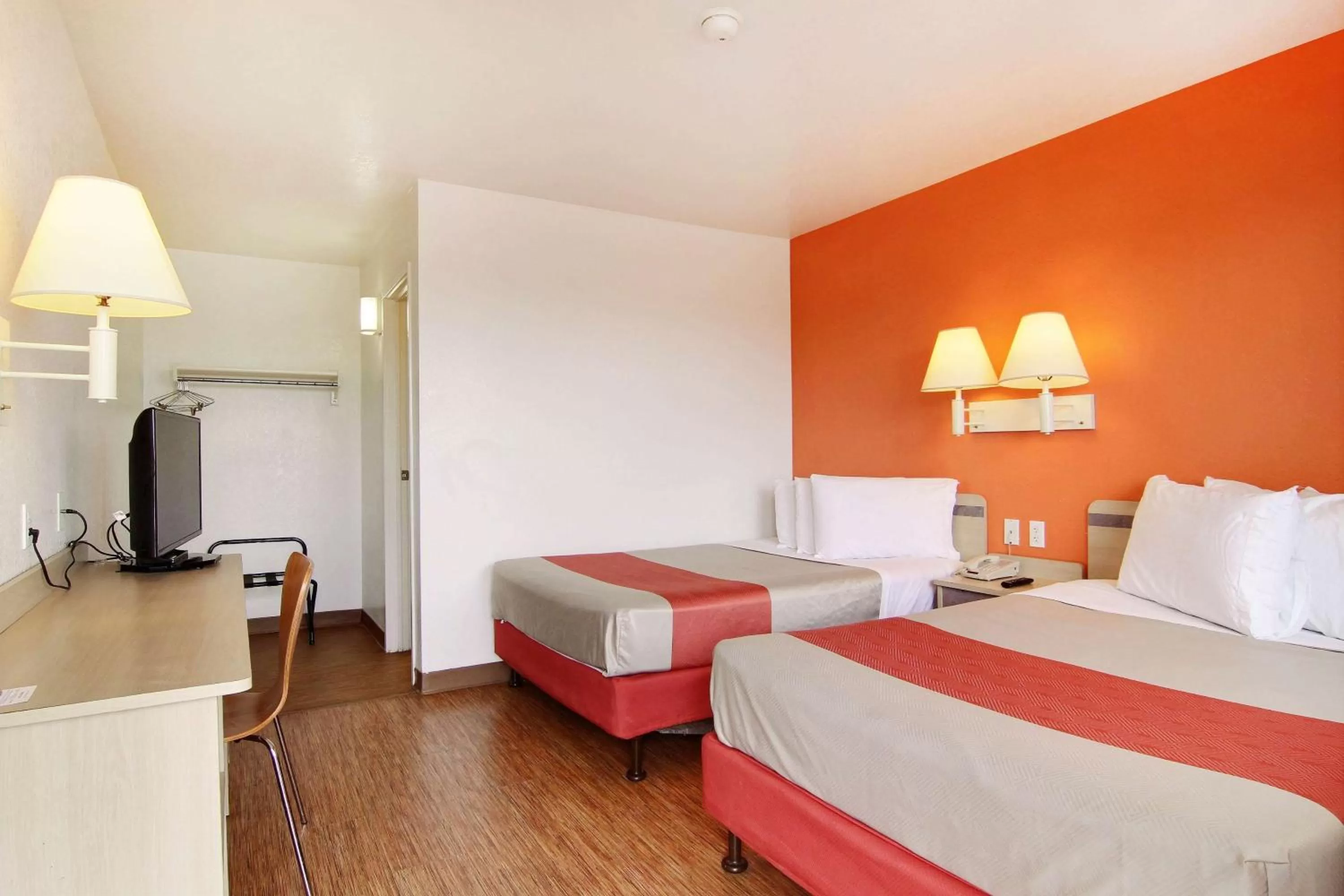 Bedroom, Bed in Motel 6-Fort Stockton, TX