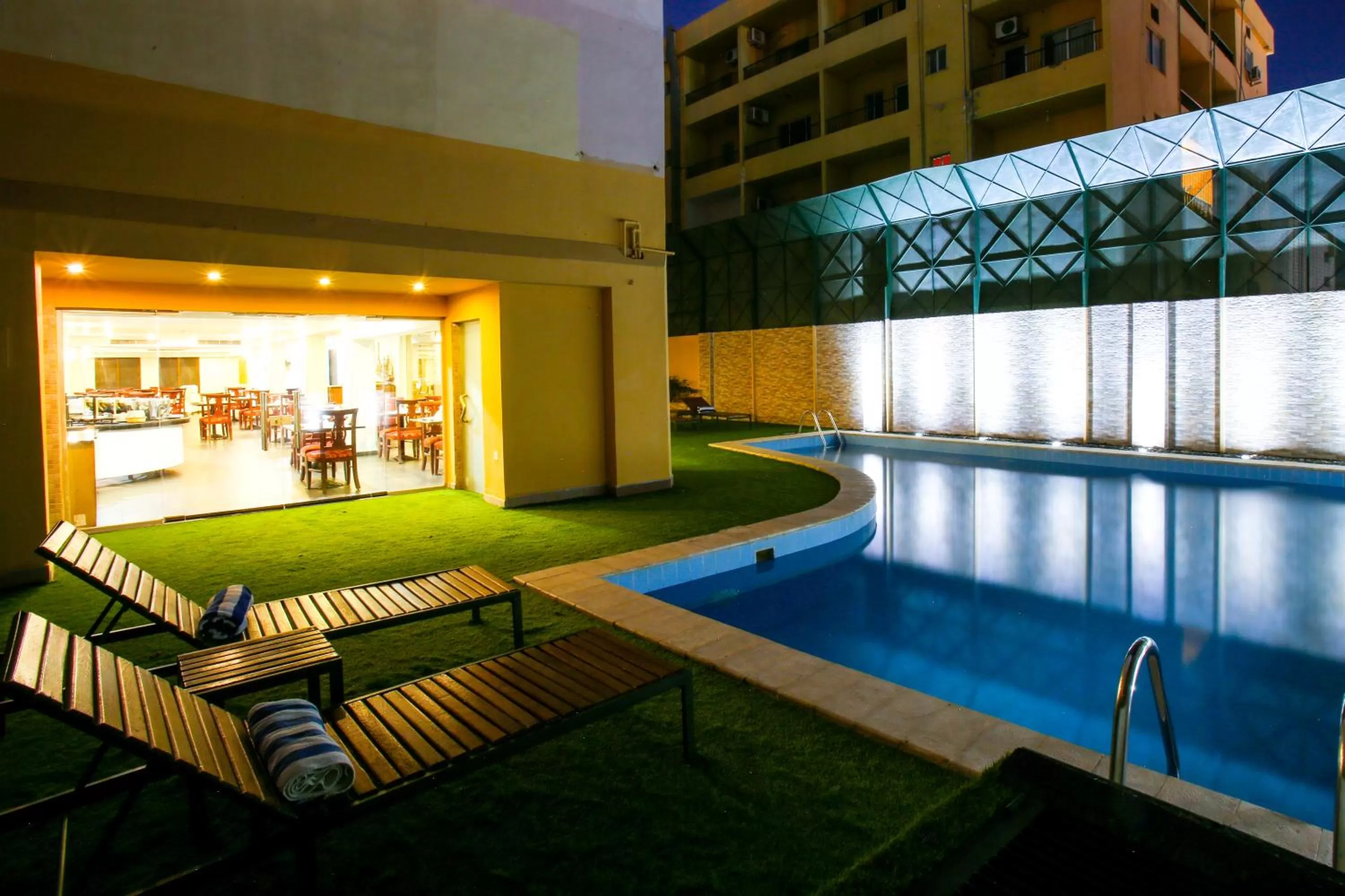Swimming Pool in Golden Tulip Aqaba